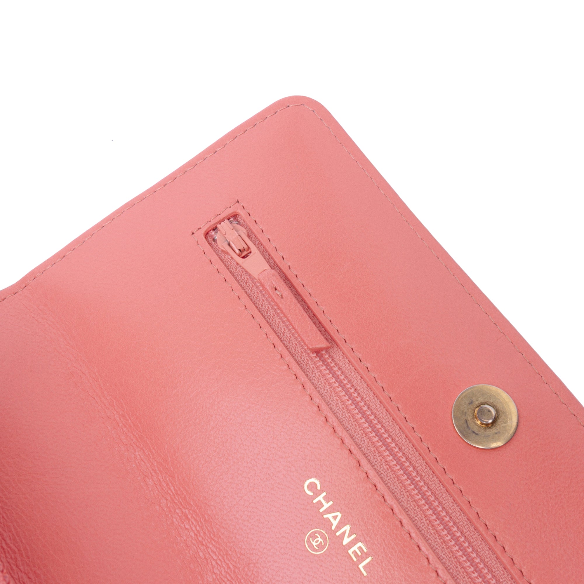 Chanel Quilted Lambskin 19 Wallet on Chain - image 9