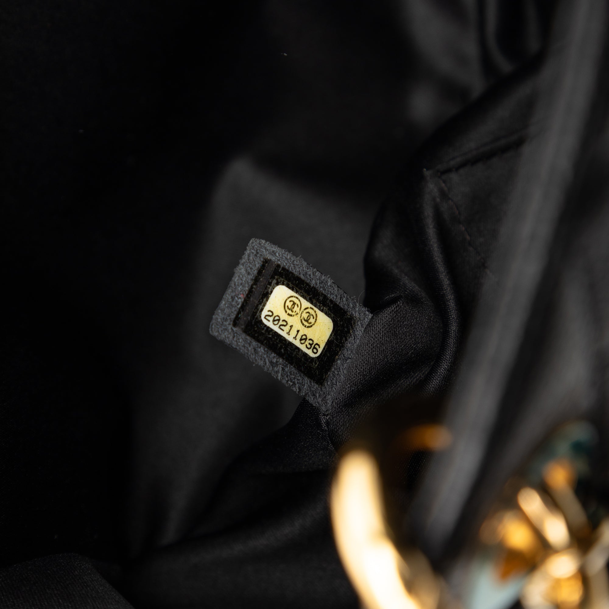 Chanel Caviar Grand Shopping Tote - image 6