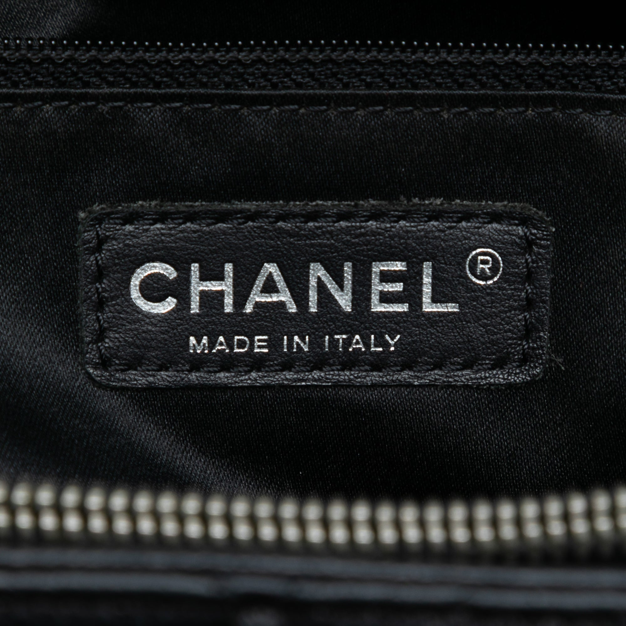 Chanel Caviar Grand Shopping Tote - image 5