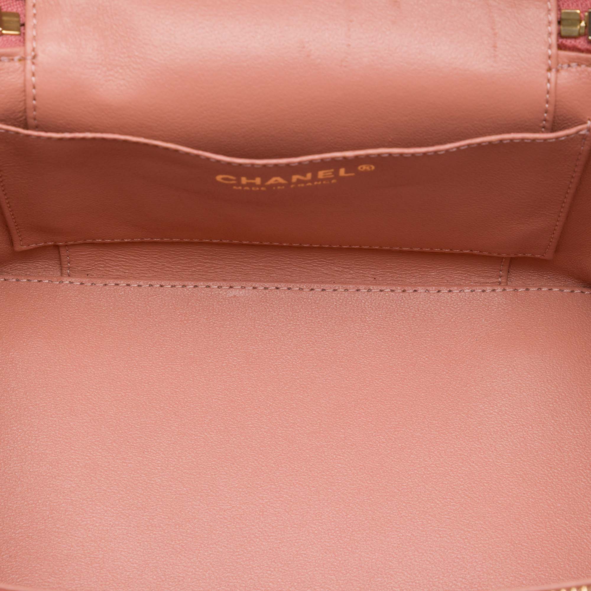 Chanel Large Quilted Lambskin Knock On Wood Vanity Case - image 4