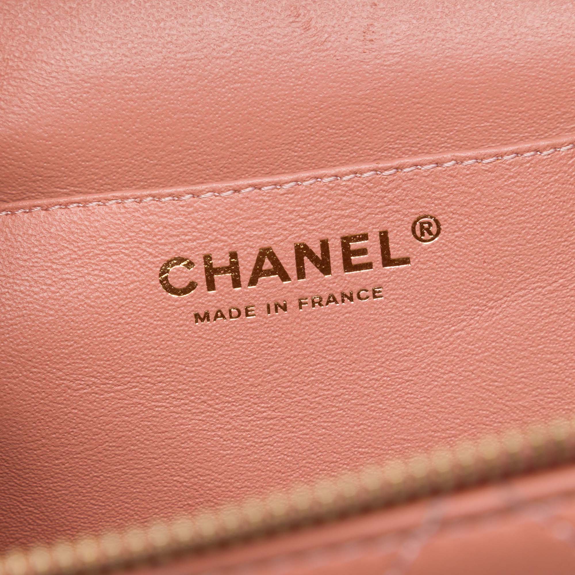 Chanel Large Quilted Lambskin Knock On Wood Vanity Case - image 5