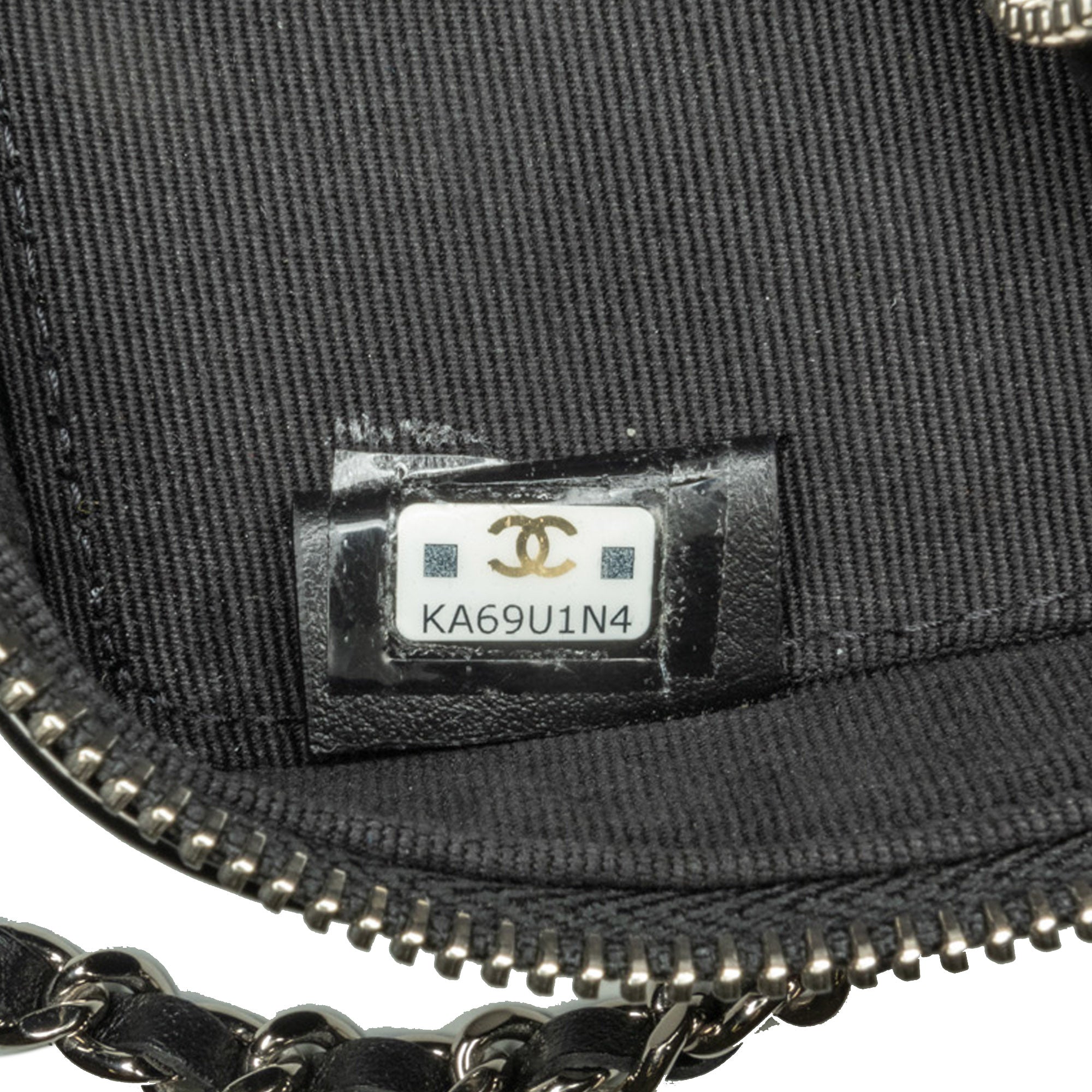 Chanel CC Quilted Patent Diamond Resin Clutch With Chain - image 6