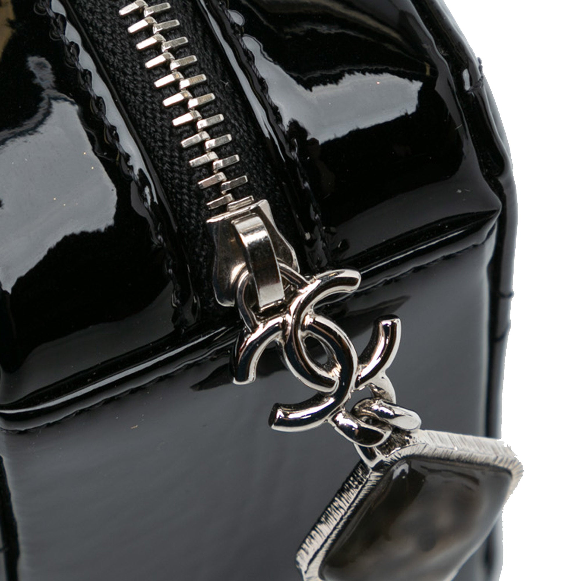 Chanel CC Quilted Patent Diamond Resin Clutch With Chain - image 7