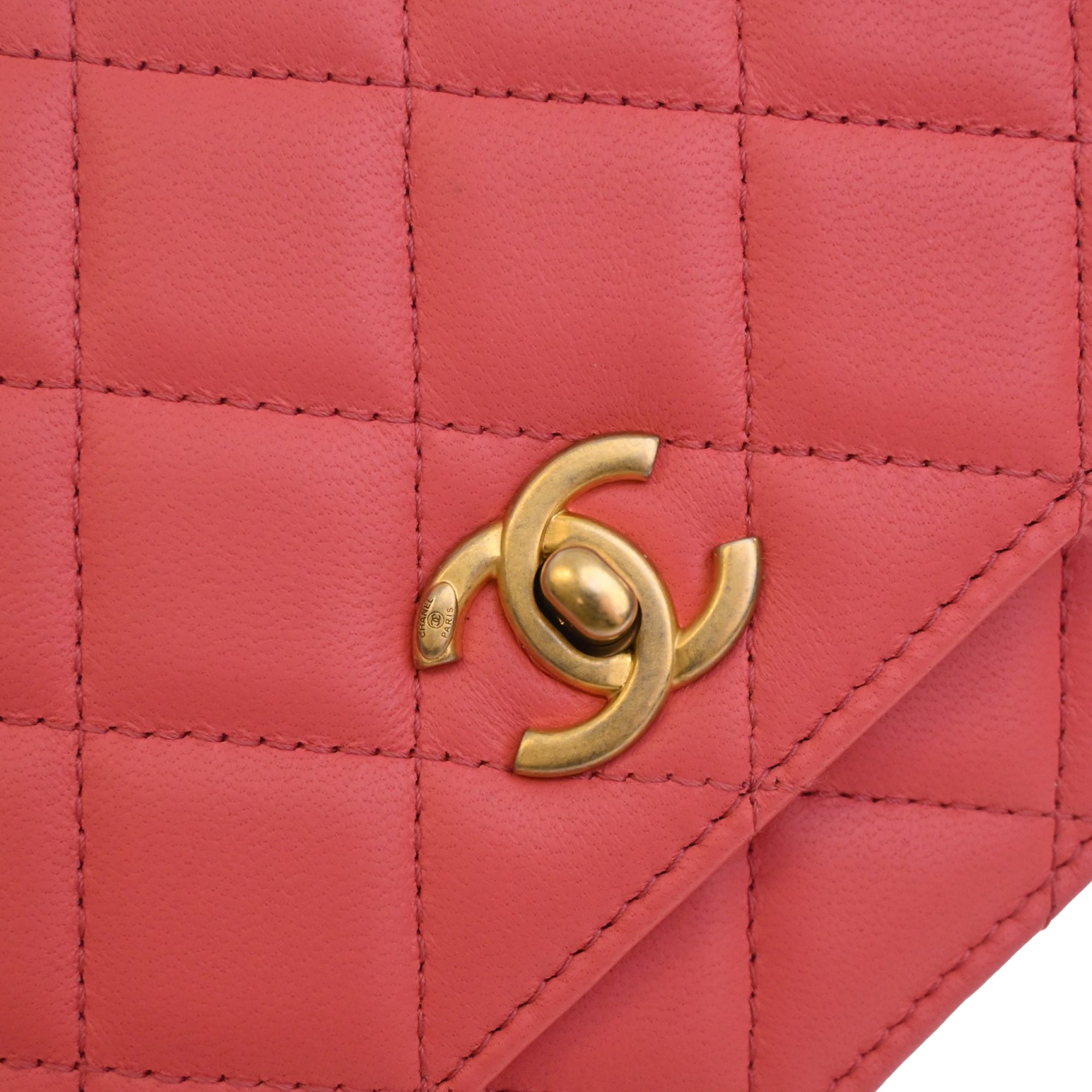 Chanel CC Quilted Lambskin Pearl Crush Wallet On Chain - image 5