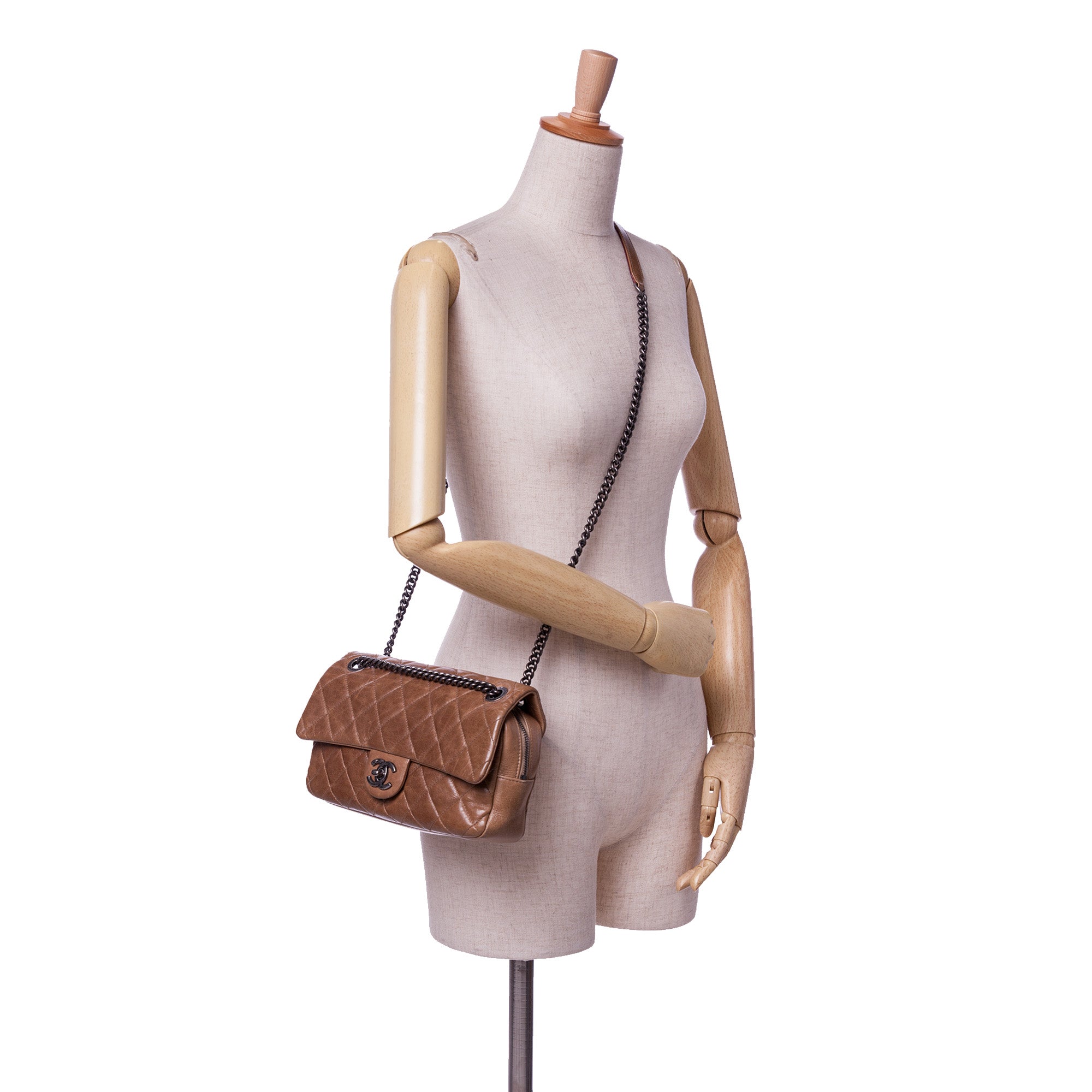 Chanel Medium Glazed Calfskin Duo Color Flap - image 10