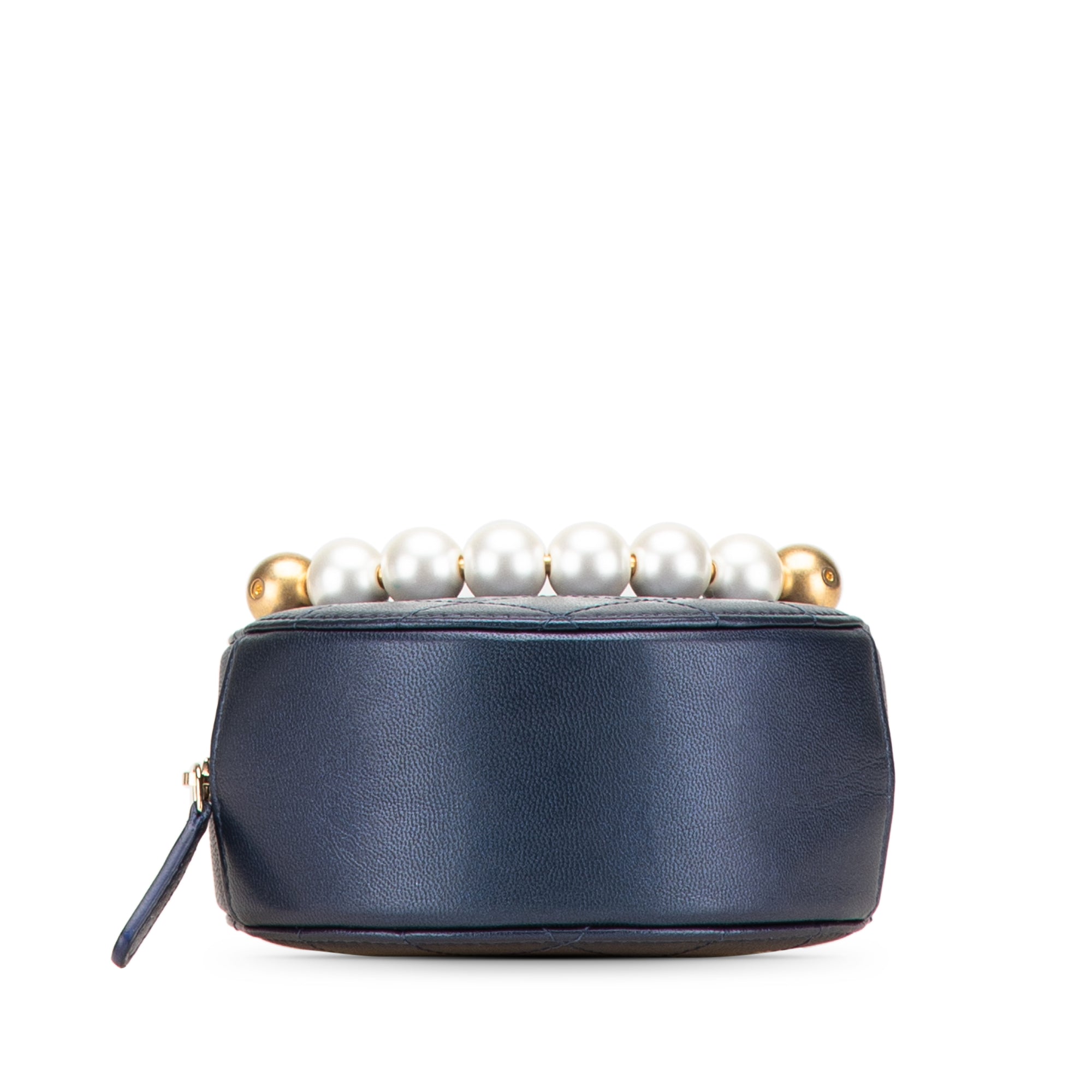 Chanel Quilted Goatskin Chic Pearls Chain Round Clutch With Chain - image 3