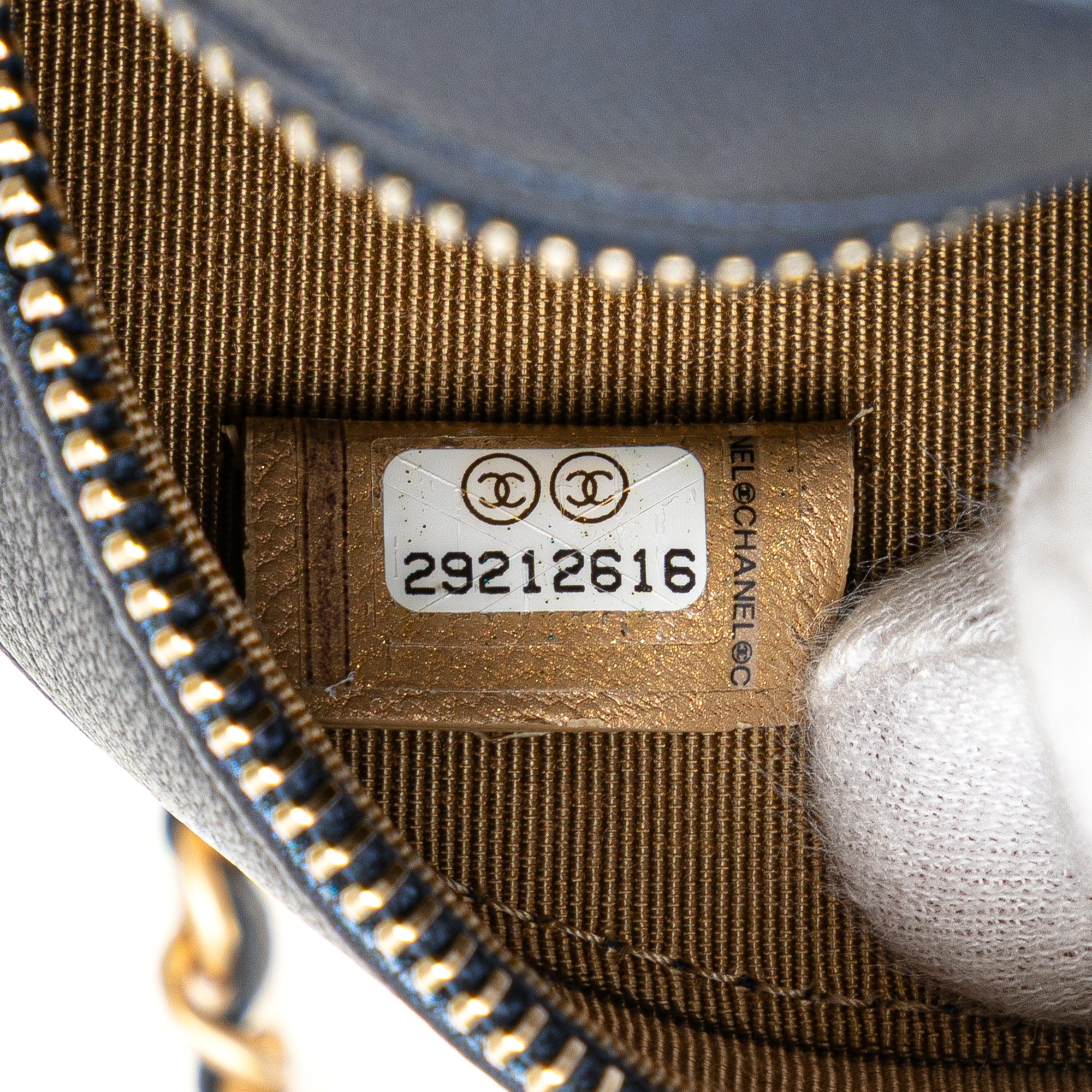 Chanel Quilted Goatskin Chic Pearls Chain Round Clutch With Chain - image 6