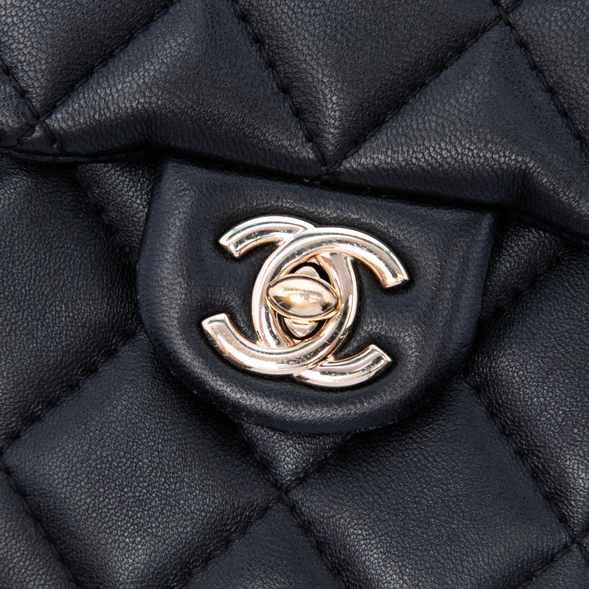 Chanel Quilted Lambskin My Precious Pearls Phone Holder with Chain - image 5