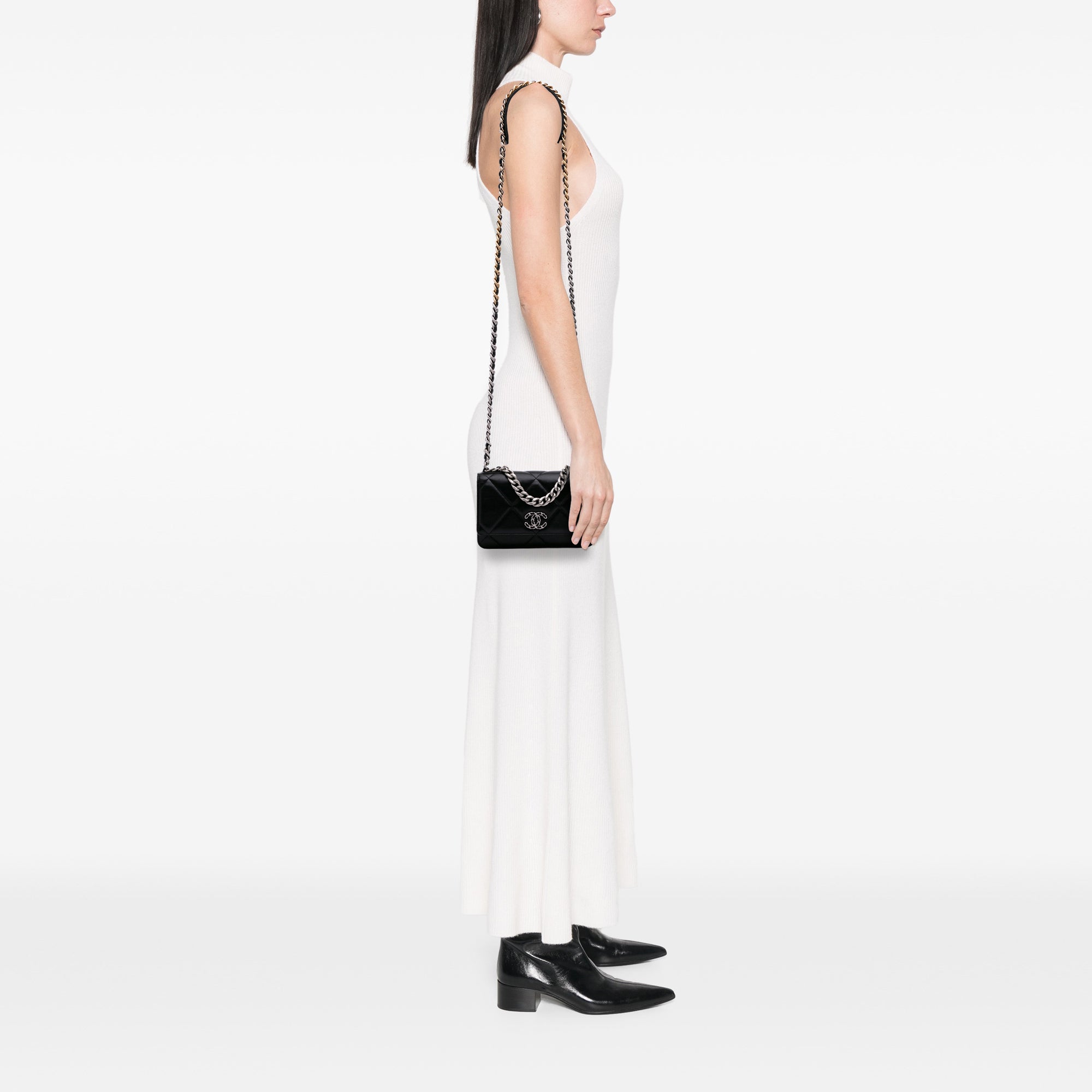 Chanel Quilted Lambskin 19 Wallet on Chain - image 13