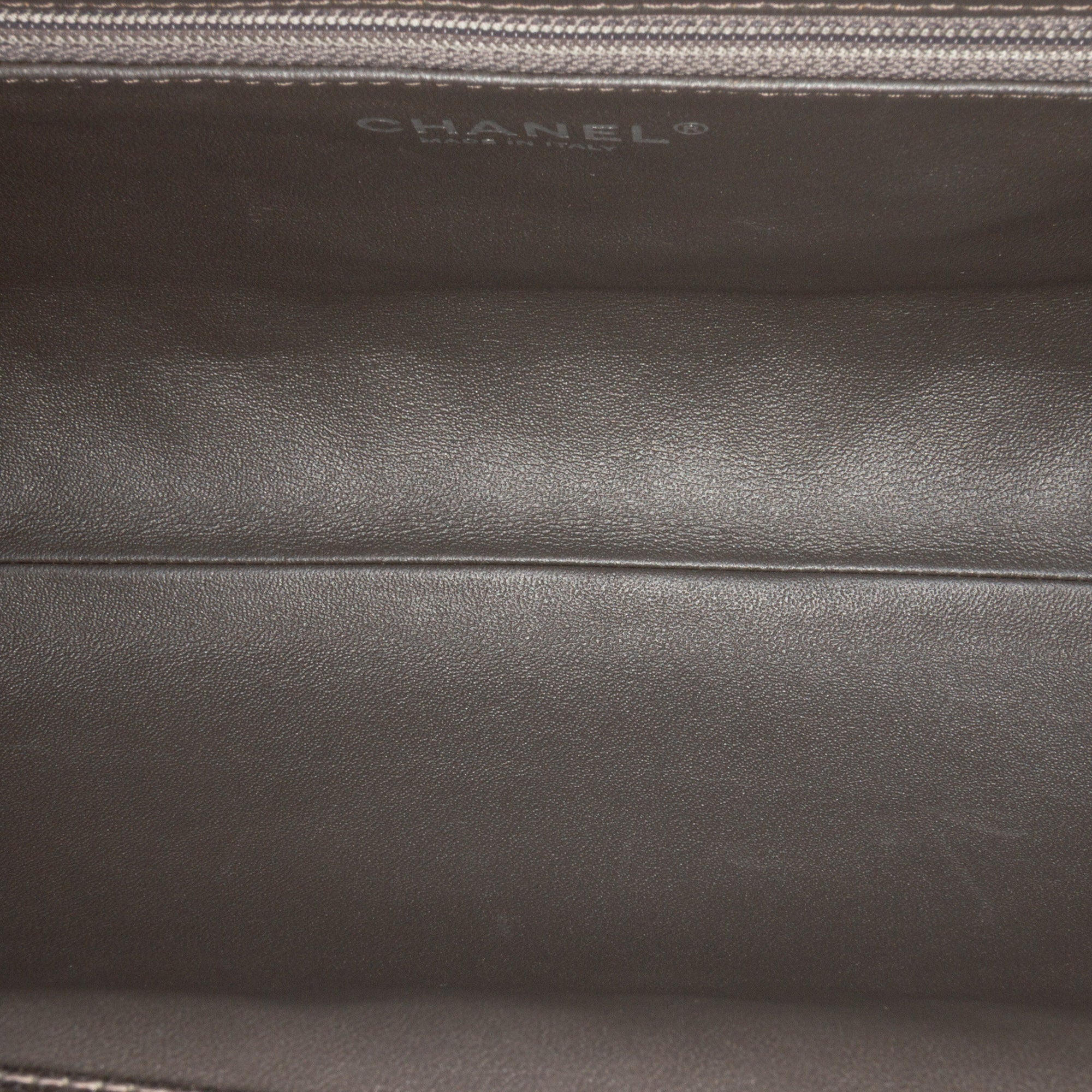 Chanel CC Quilted Metallic Caviar Clutch - image 4