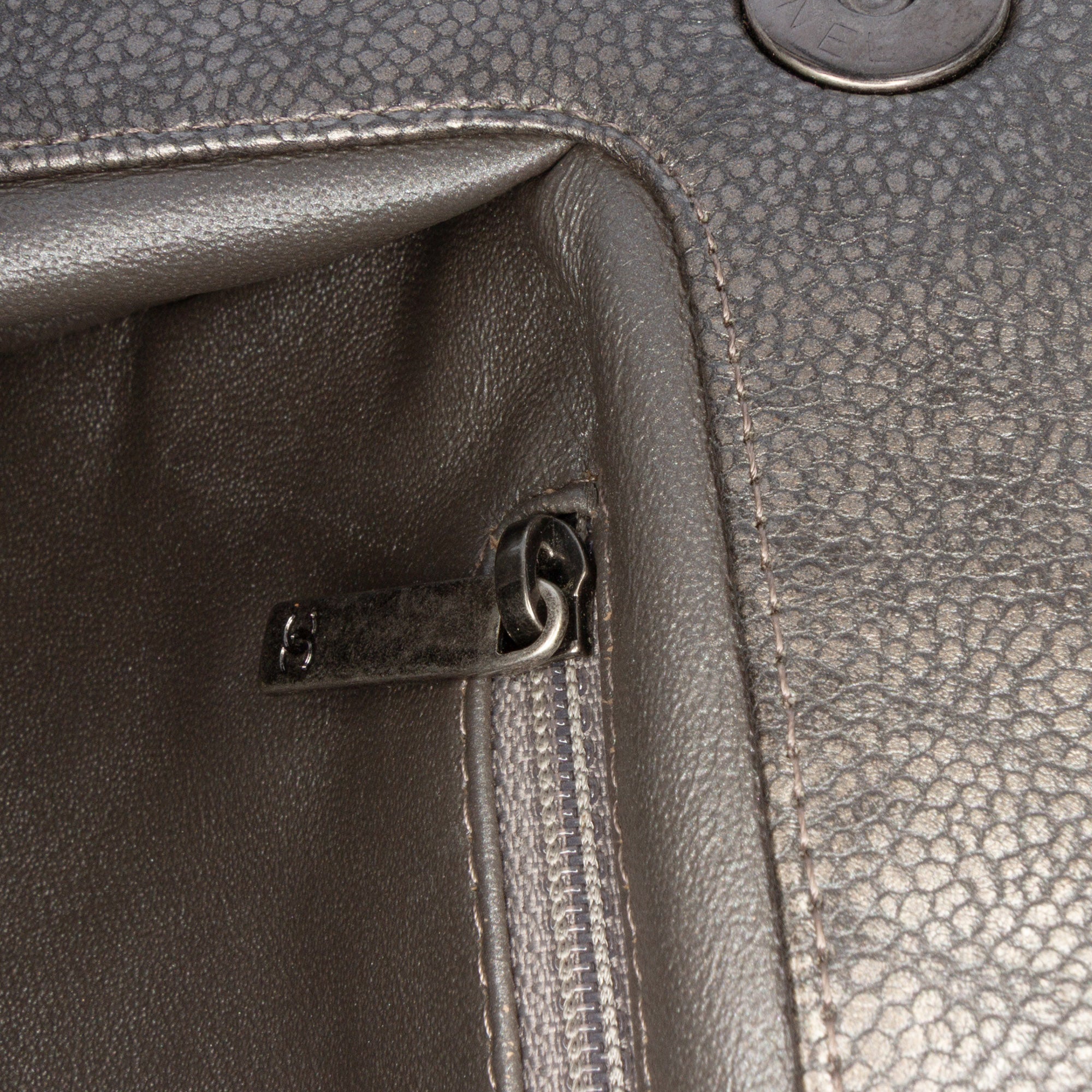 Chanel CC Quilted Metallic Caviar Clutch - image 7