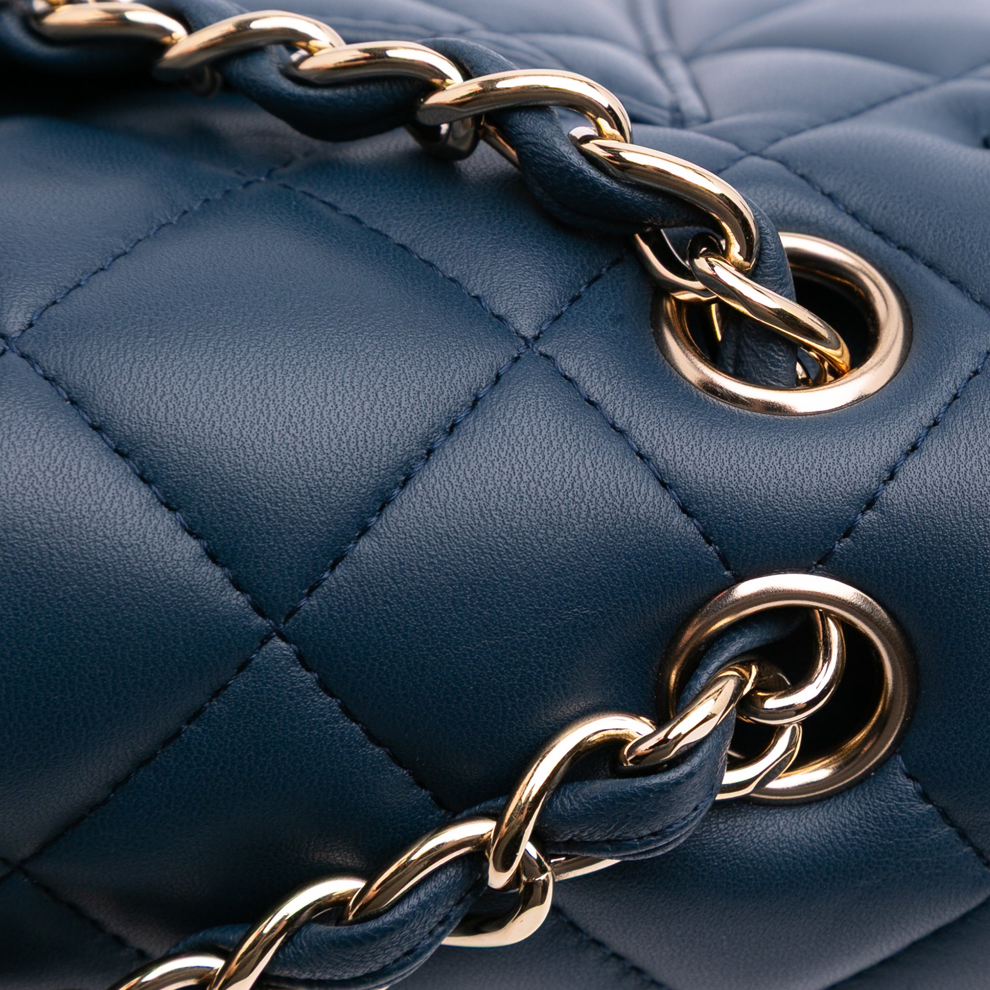 Chanel Jumbo Classic Lambskin Double Flap - image 10