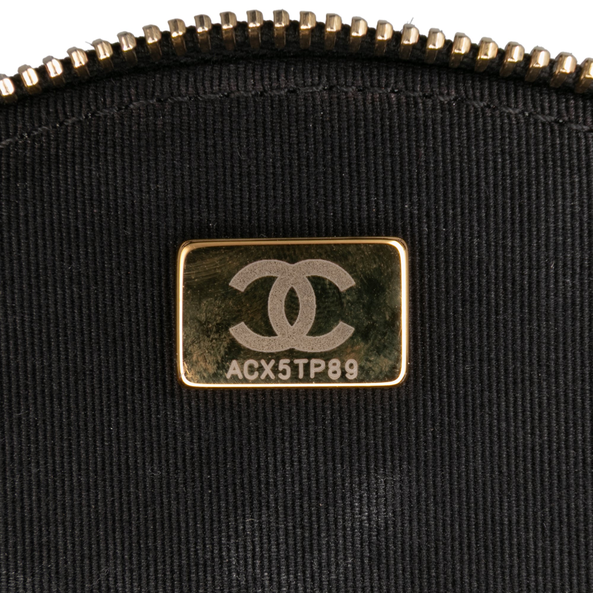Chanel Quilted Lambskin Oval Logo Chain Top Handle Round Clutch on Chain - image 6