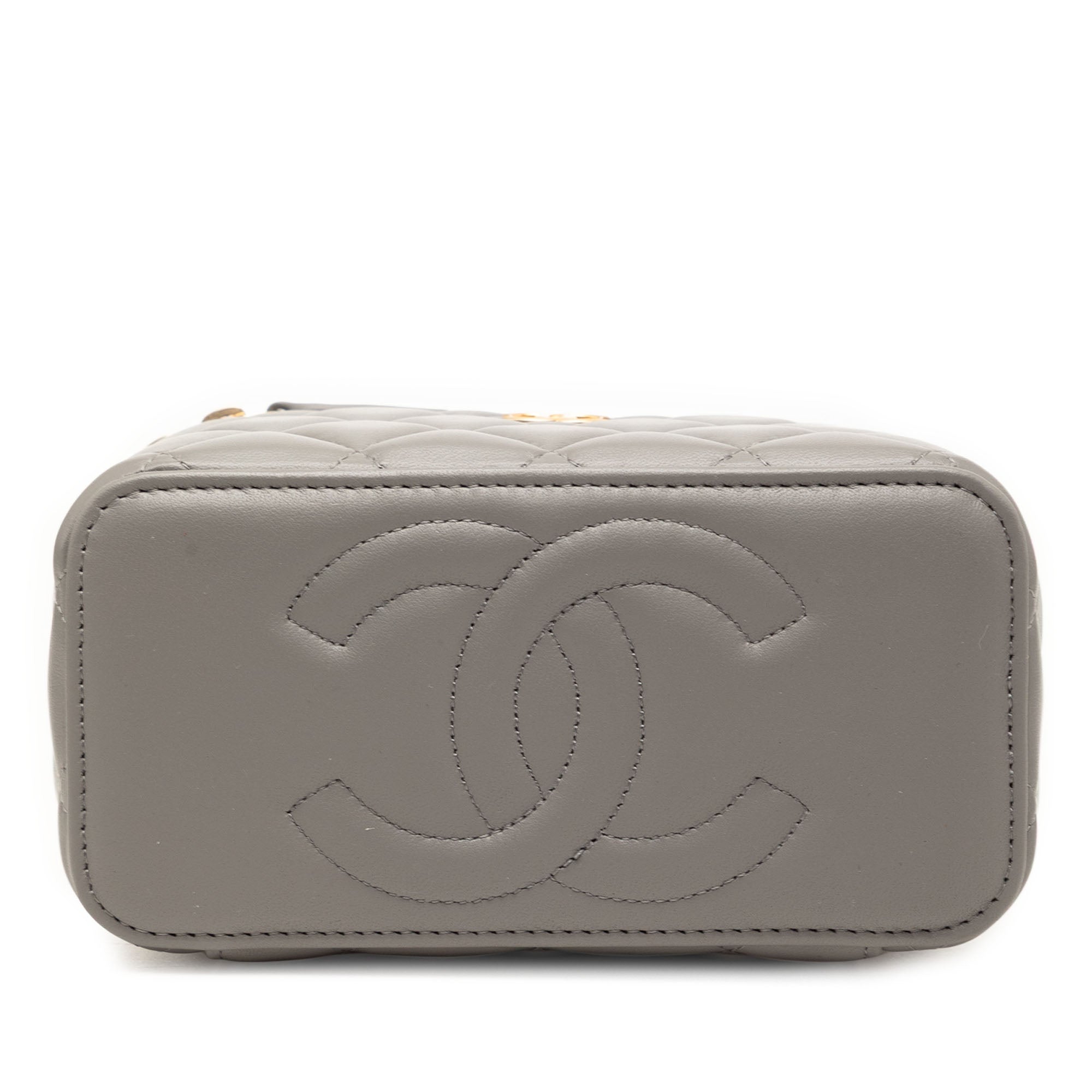 Chanel Small Lambskin Top Handle Vanity Case with Chain - image 3