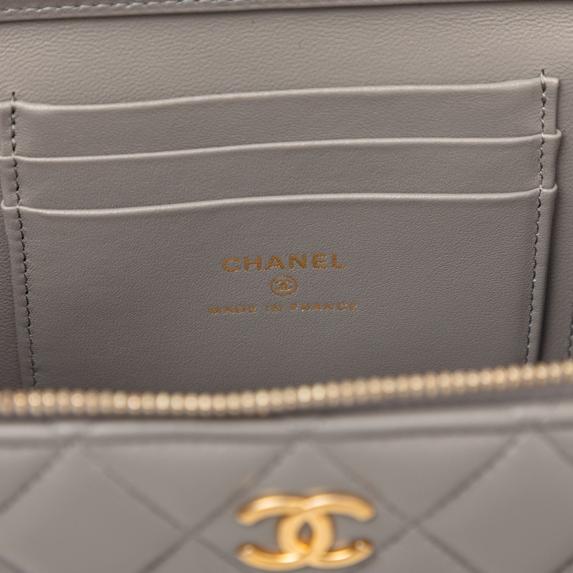 Chanel Small Lambskin Top Handle Vanity Case with Chain - image 5