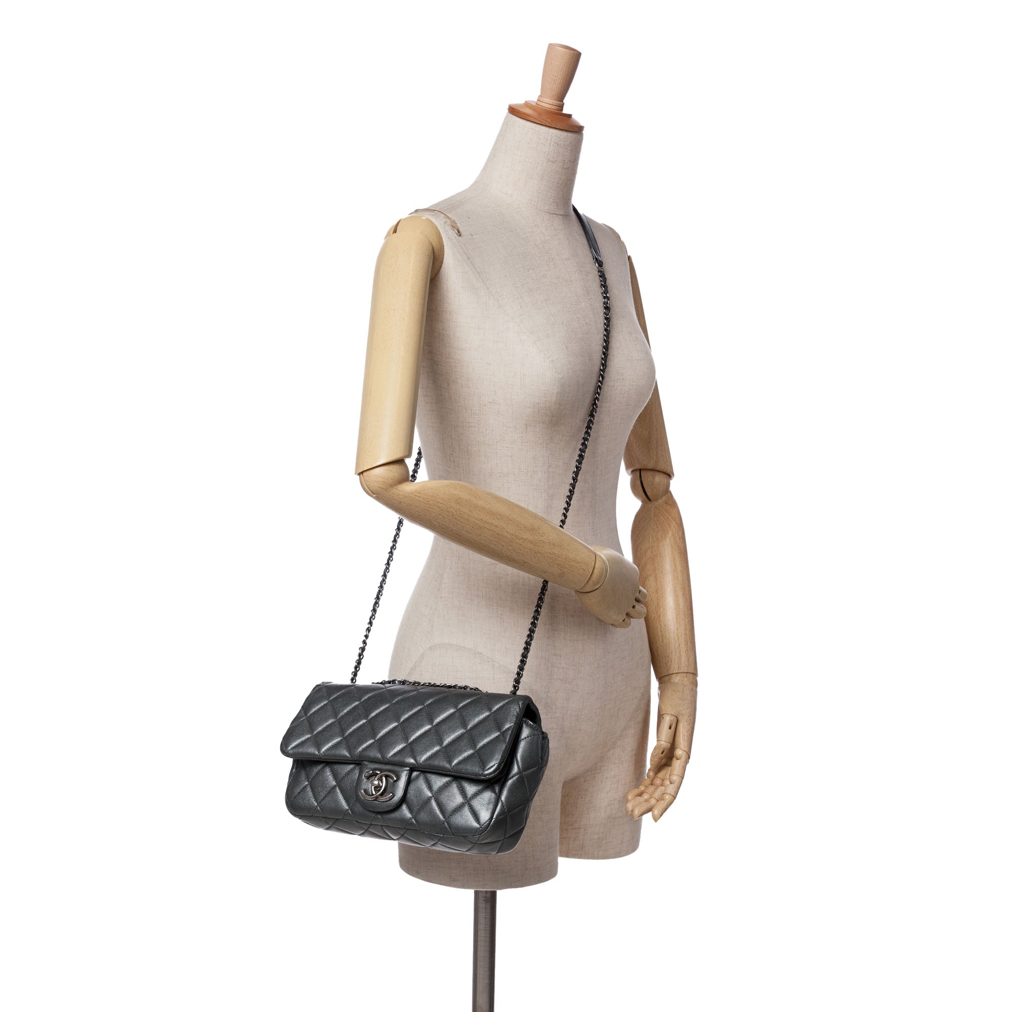 Chanel Small Iridescent Calfskin CC Eyelet Flap - image 11