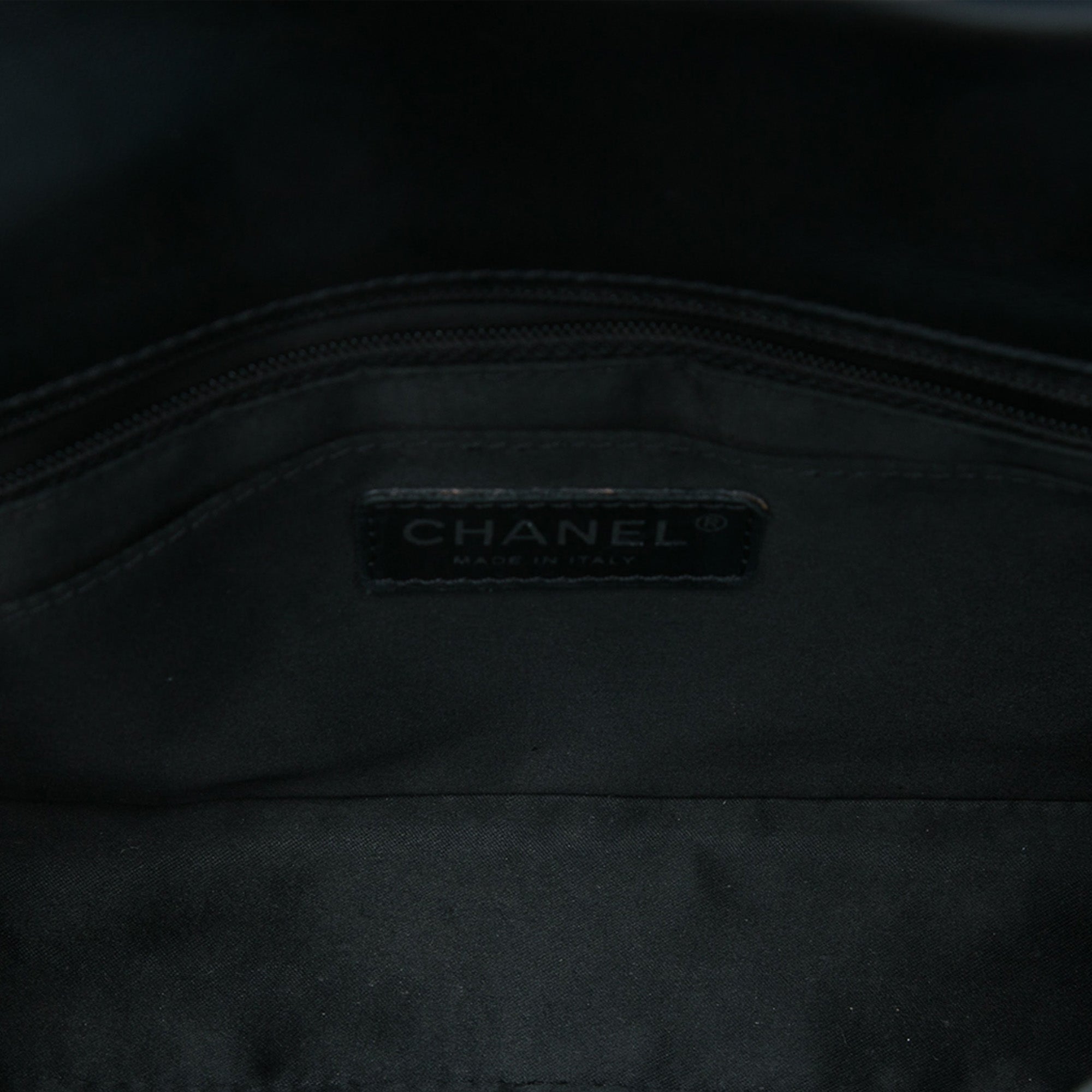 Chanel Medium Classic Lambskin Single Flap - image 4
