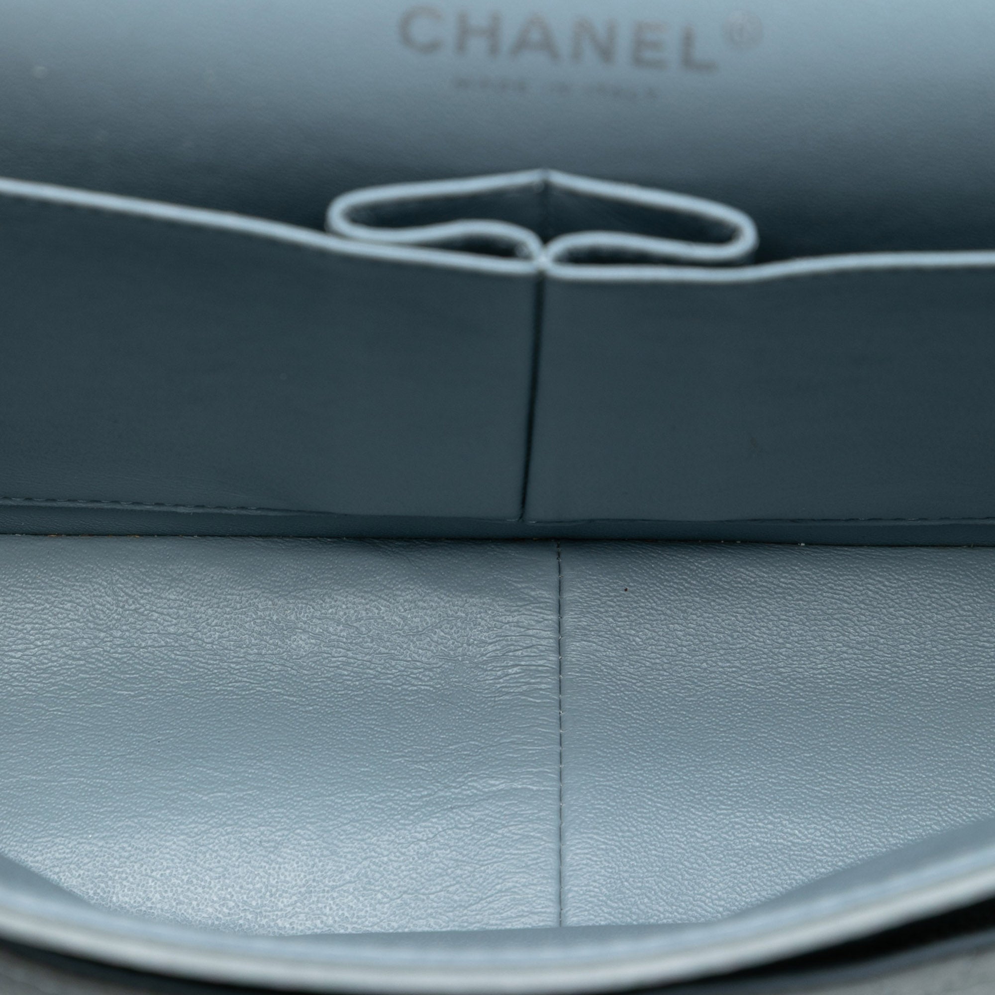Chanel Jumbo Classic Caviar Double Flap - image 4
