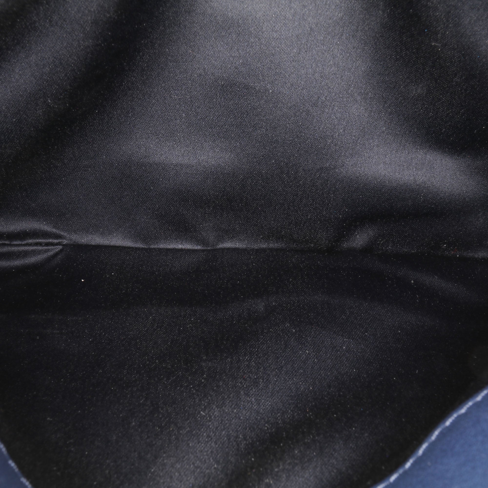 Chanel Medium Stitched Calfskin Citizen Flap - image 6