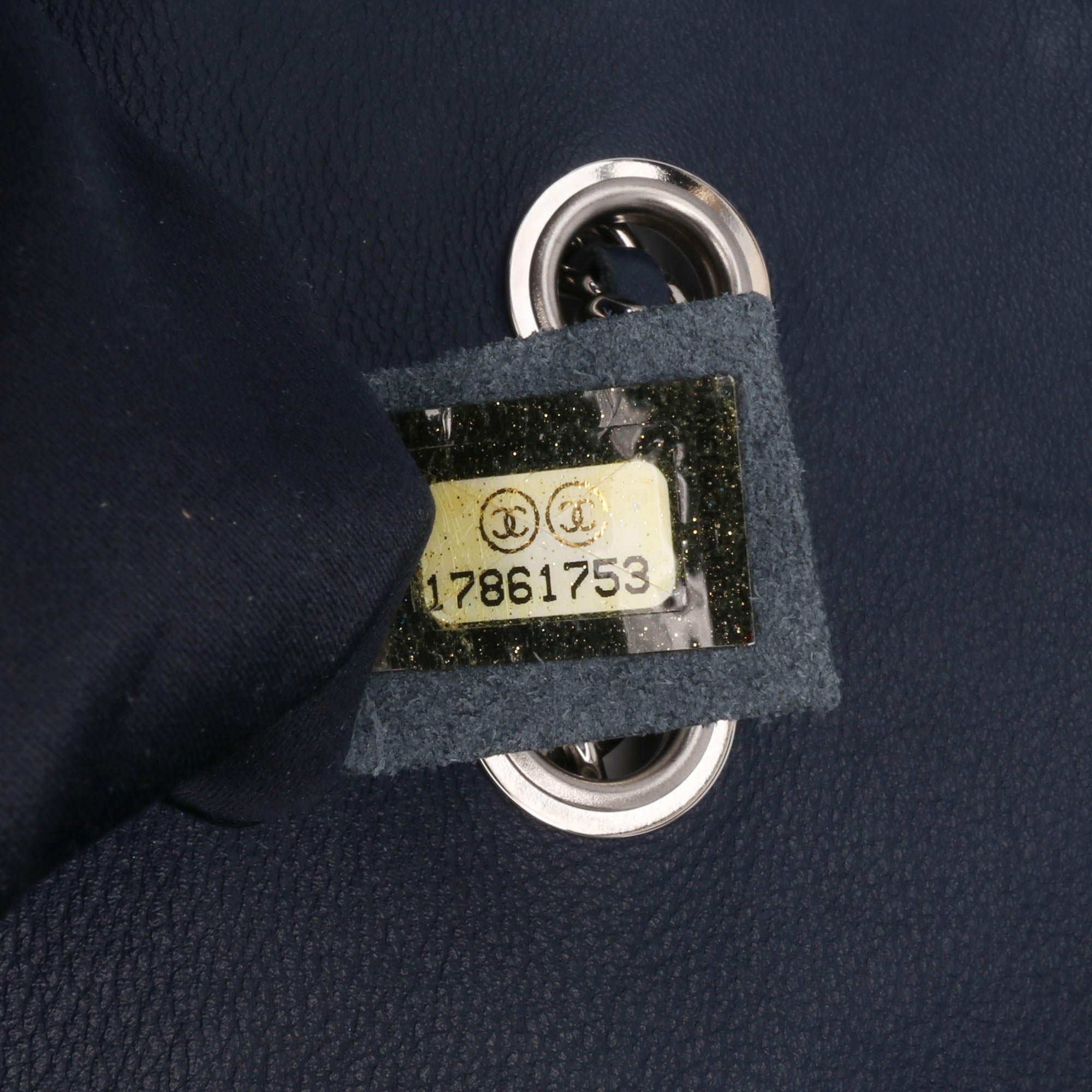 Chanel Medium Stitched Calfskin Citizen Flap - image 9