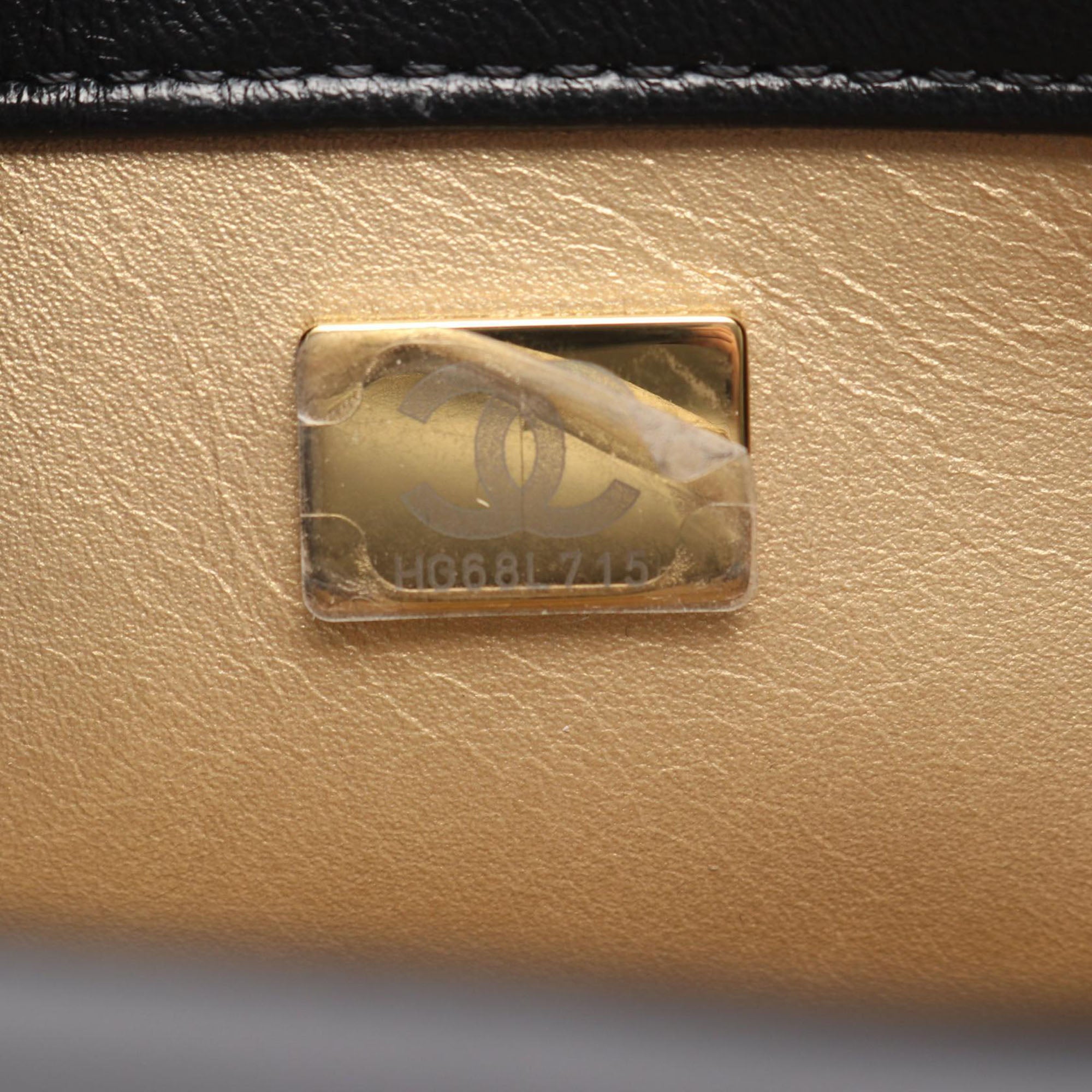 Chanel CC Quilted Lambskin Contrast Stitch Single Flap - image 6