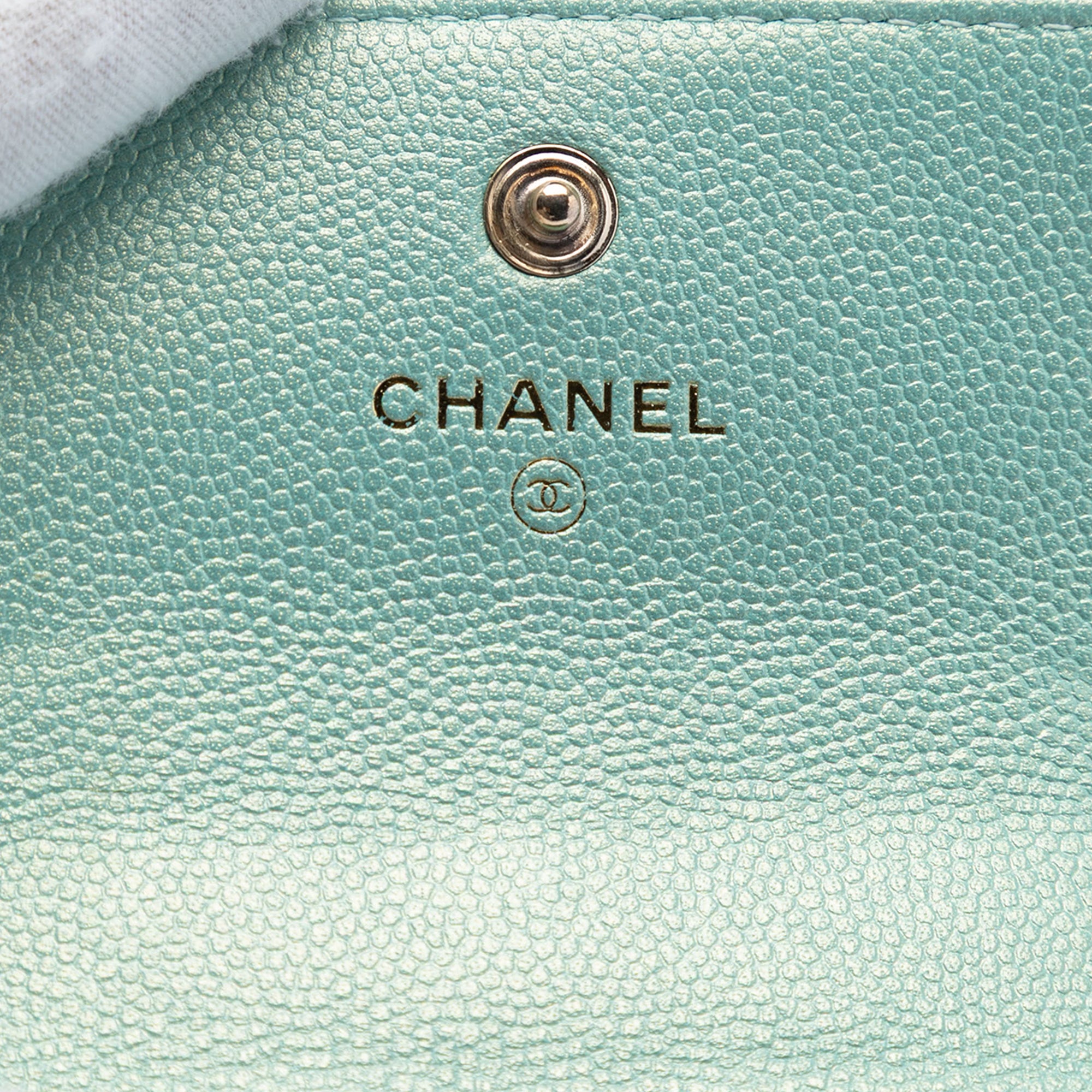 Chanel Iridescent Caviar Pearl On Top Coin Purse With Chain - image 5