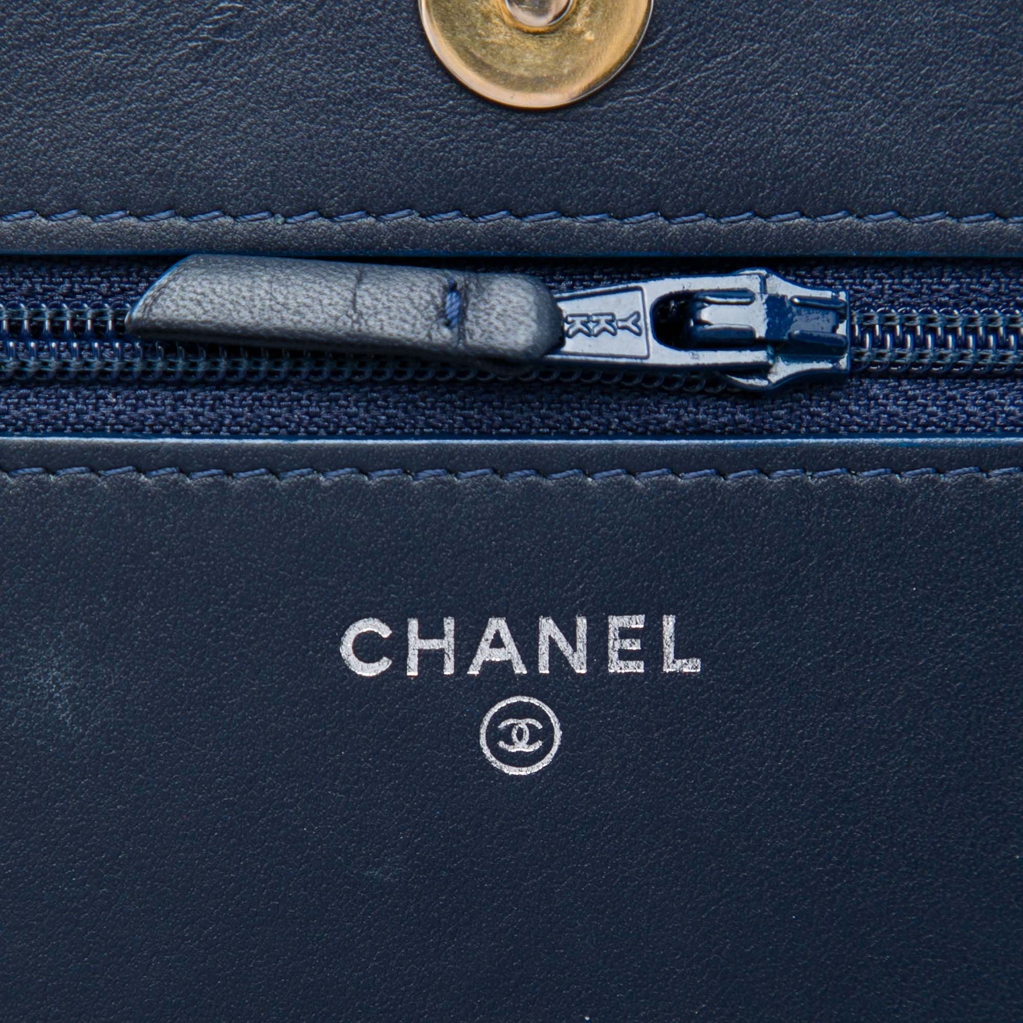 Chanel Printed Denim and Calfskin Gabrielle Wallet On Chain - image 5