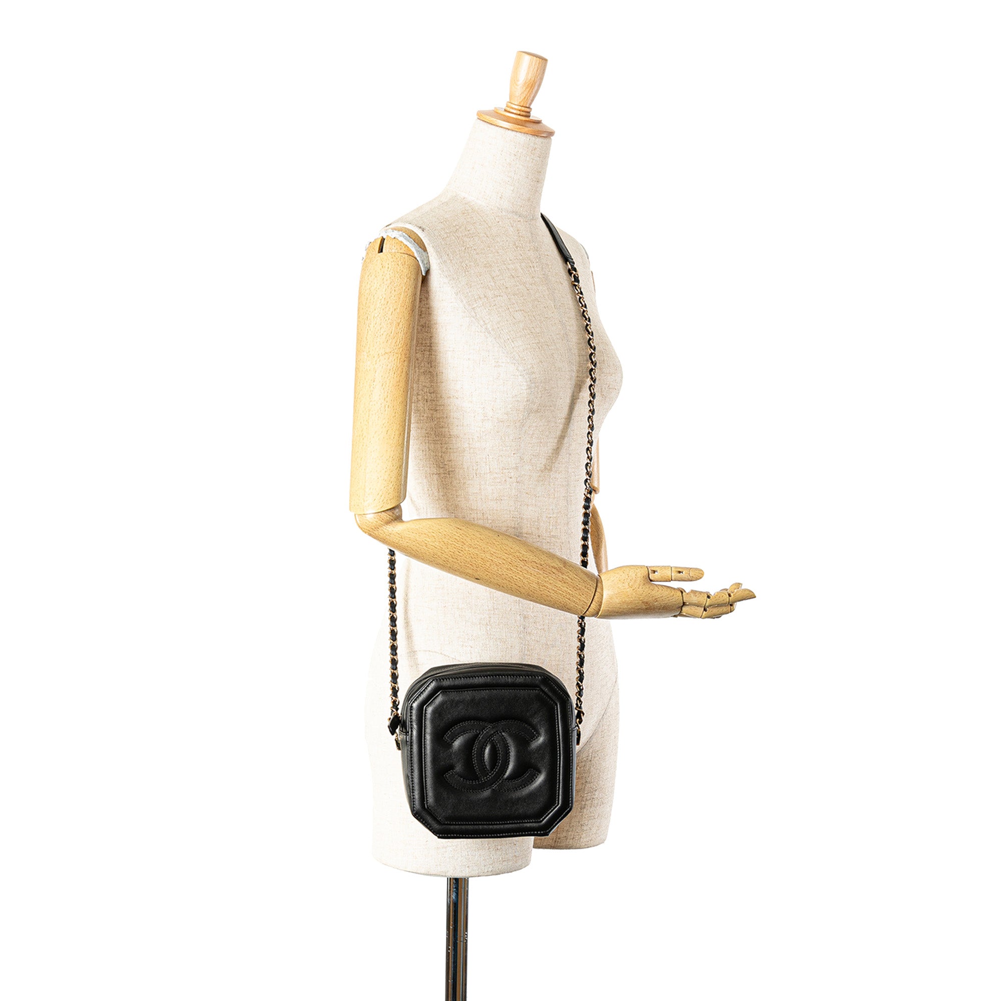 Chanel CC Quilted Lambskin Octagon Camera Case - image 7