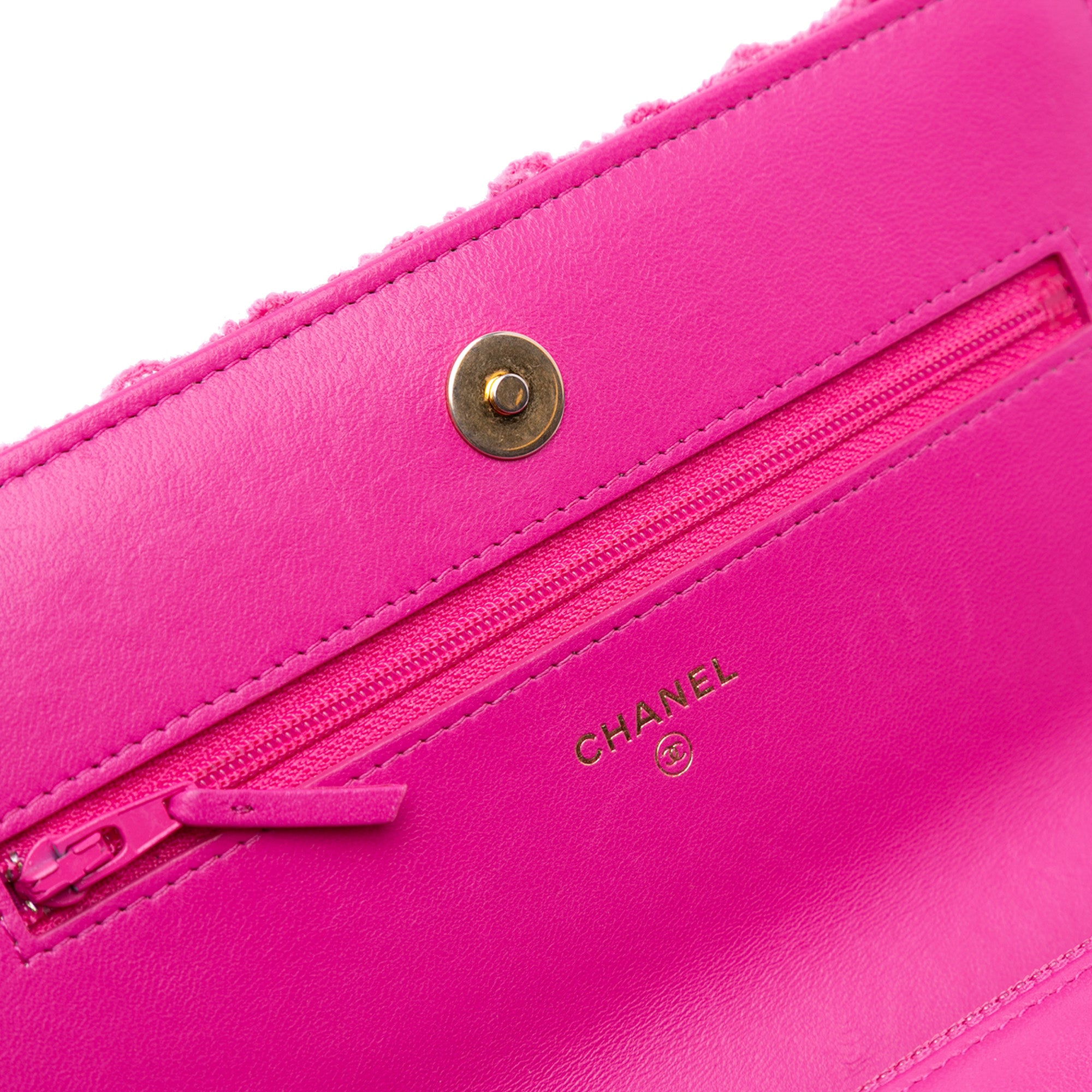 Chanel Tweed 19 Wallet On Chain - image 10