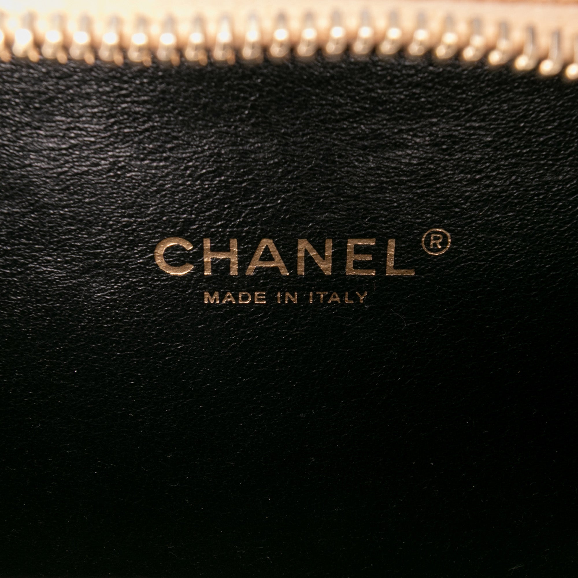Chanel Small Bicolor Caviar CC Filigree Vanity Case - image 5