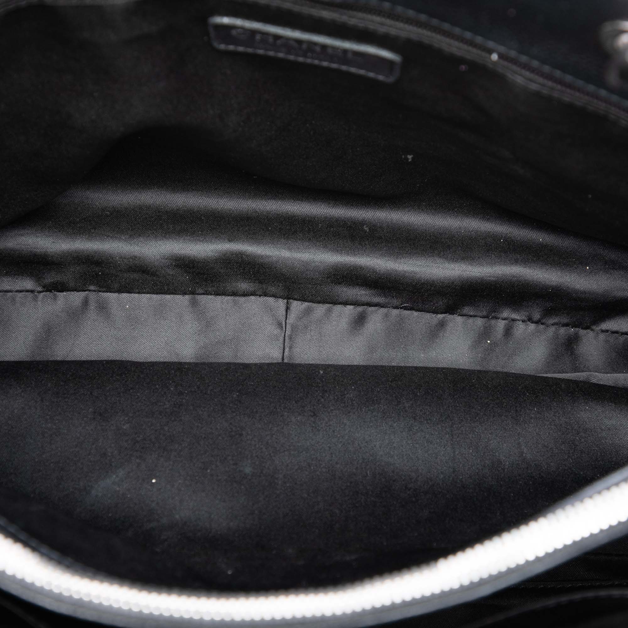 Chanel Caviar Grand Shopping Tote - image 4