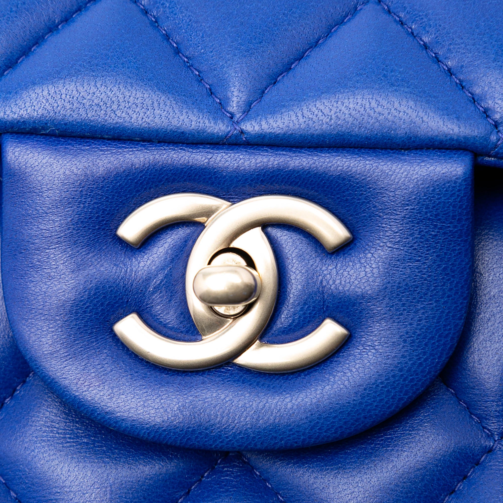 Chanel Jumbo Classic Lambskin Double Flap - image 5