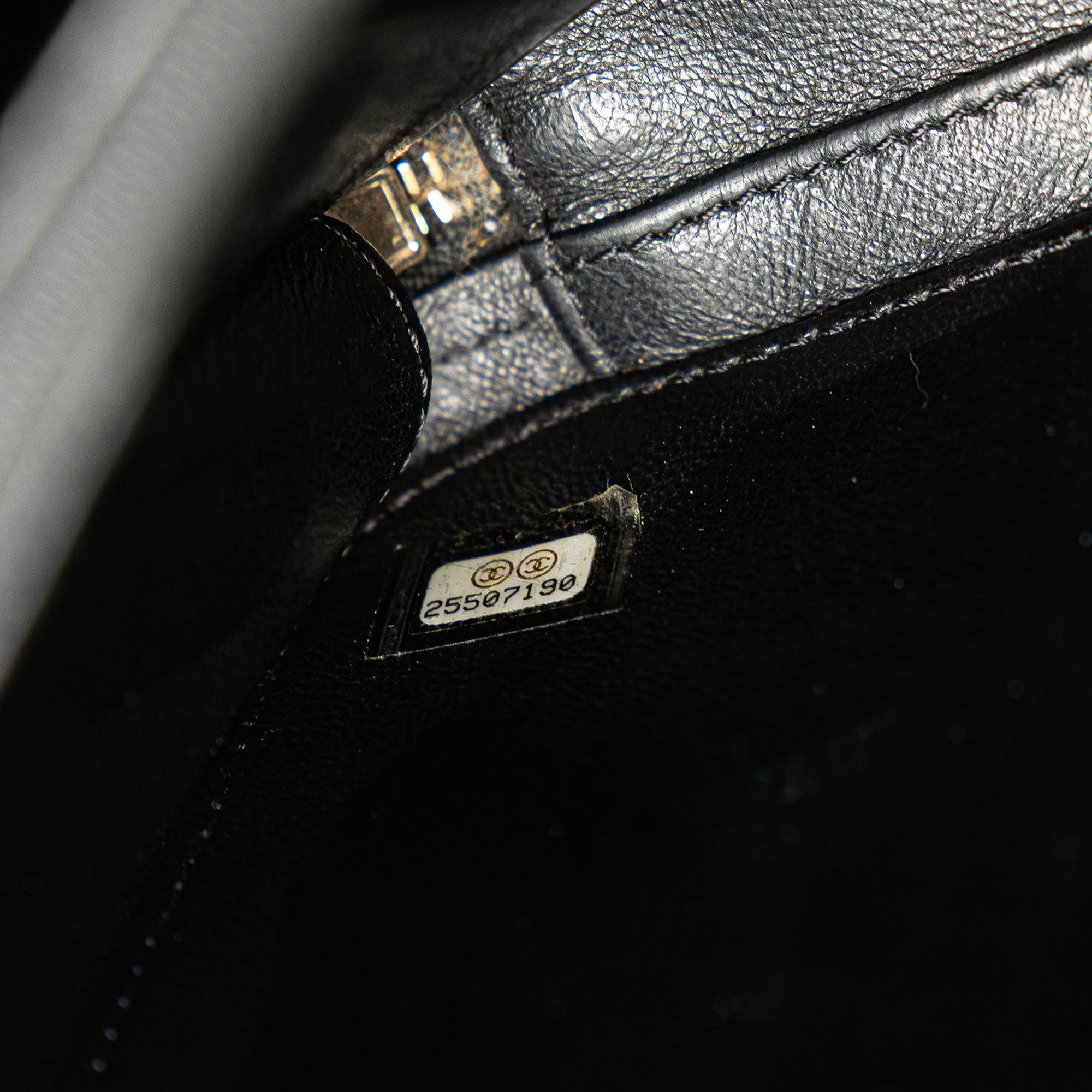 Chanel Medium Caviar CC Filigree Vanity Case - image 6