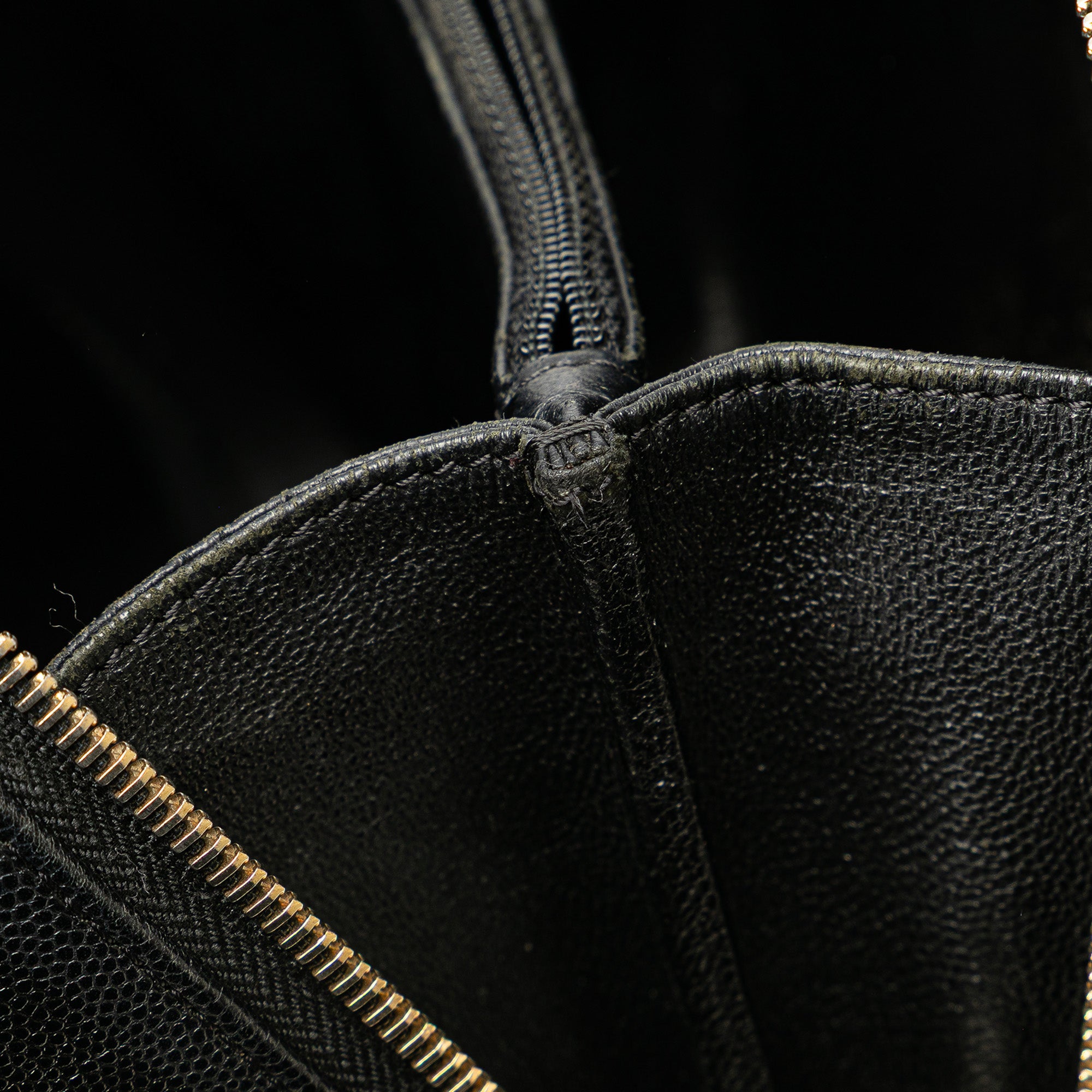 Chanel Medium Caviar CC Filigree Vanity Case - image 9