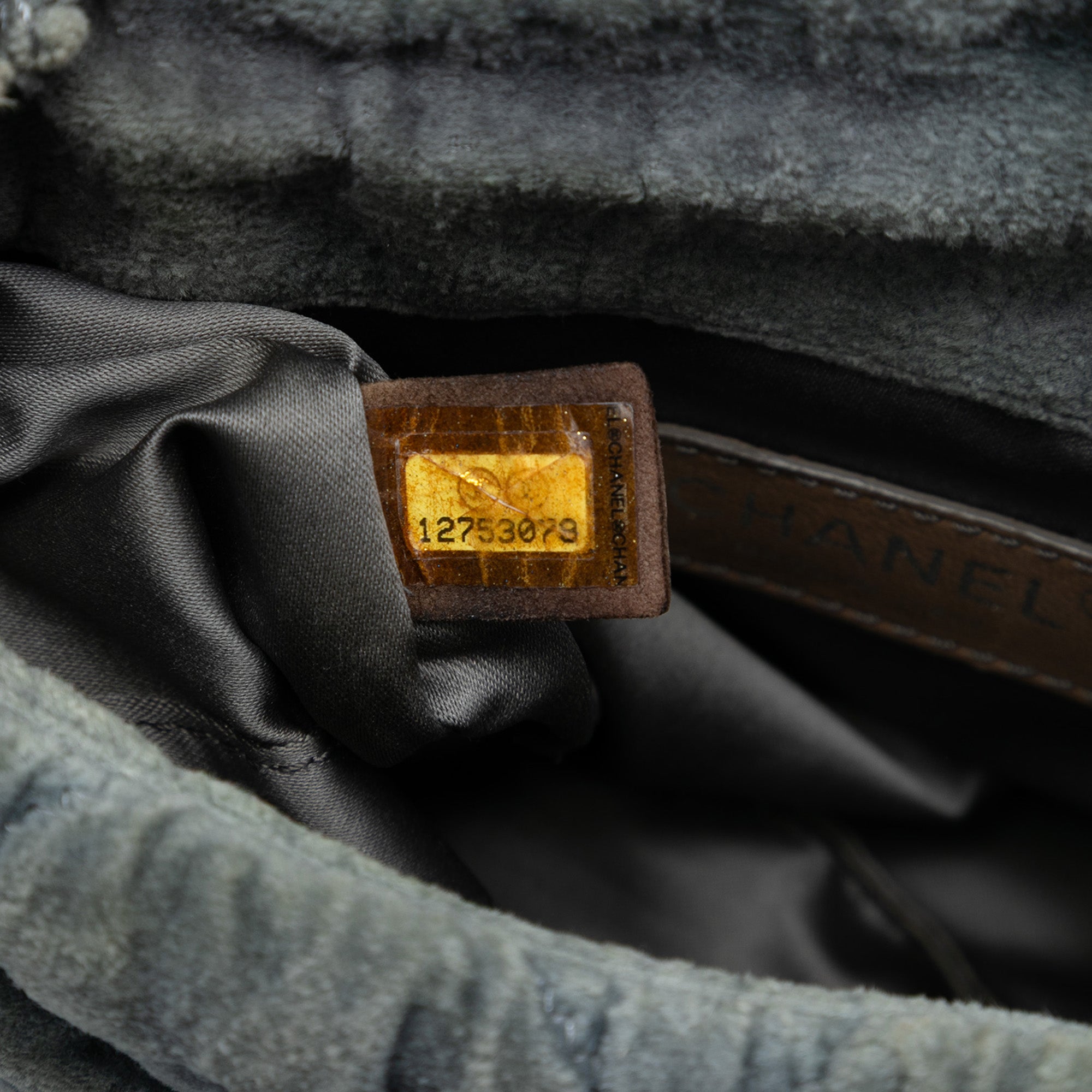 Chanel Paris Moscou Mini Velvet Bubble Quilt Flap - image 6