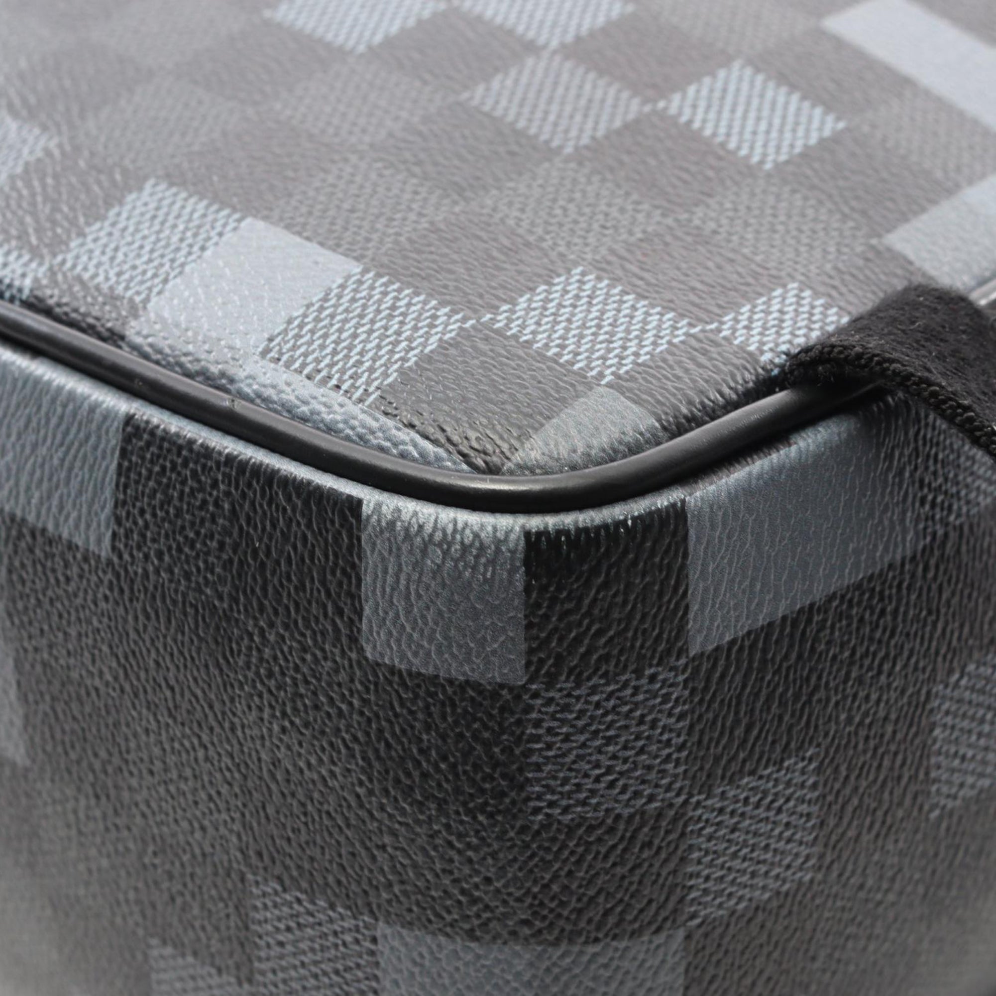 Louis Vuitton Damier Graphite Pixel Josh - image 7