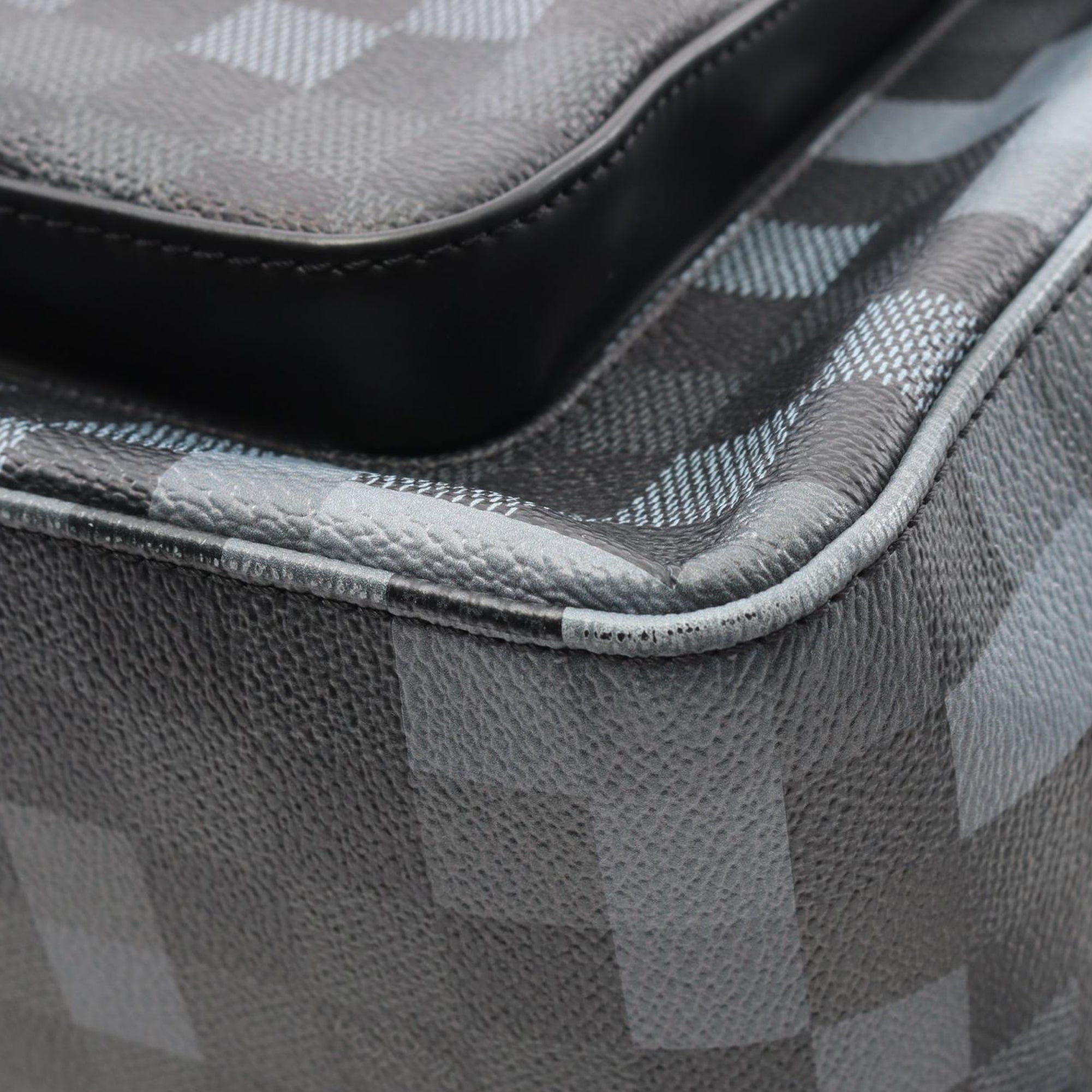 Louis Vuitton Damier Graphite Pixel Josh - image 8