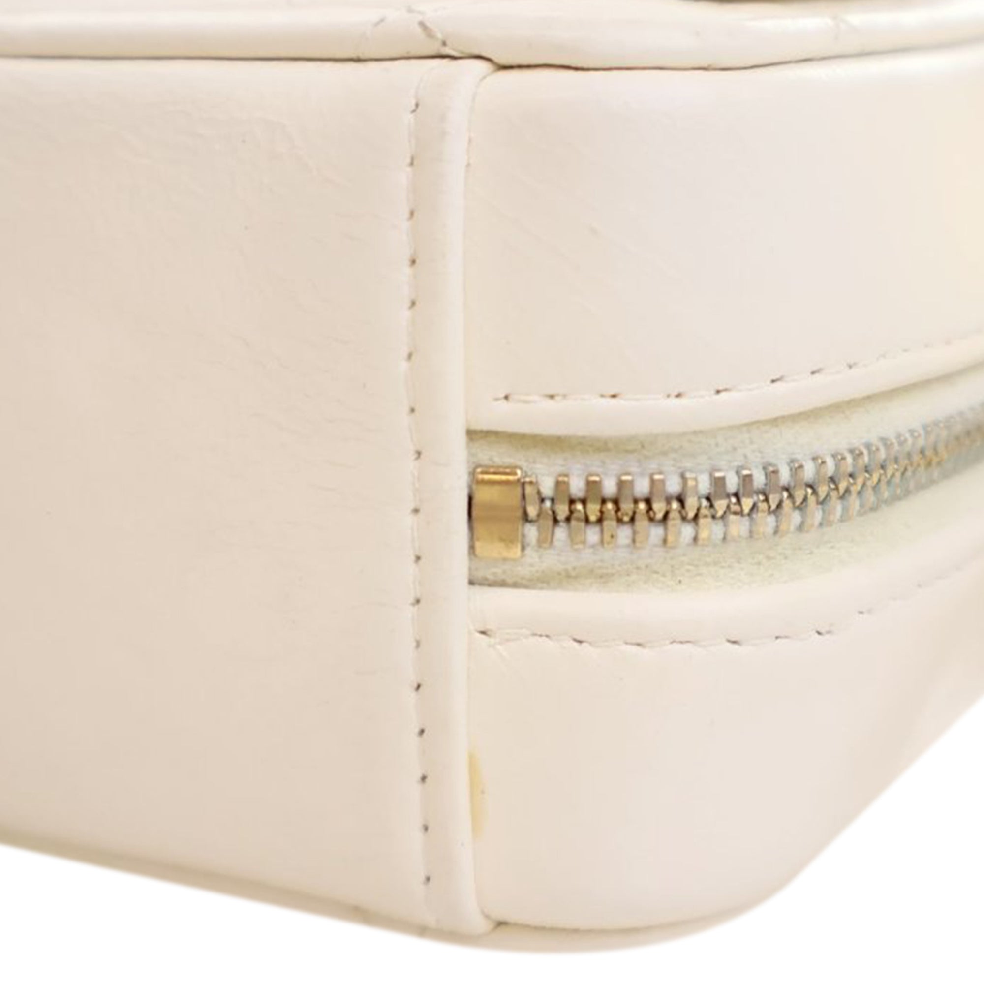 Chanel Mini Quilted Lambskin CC Vanity Case - image 9
