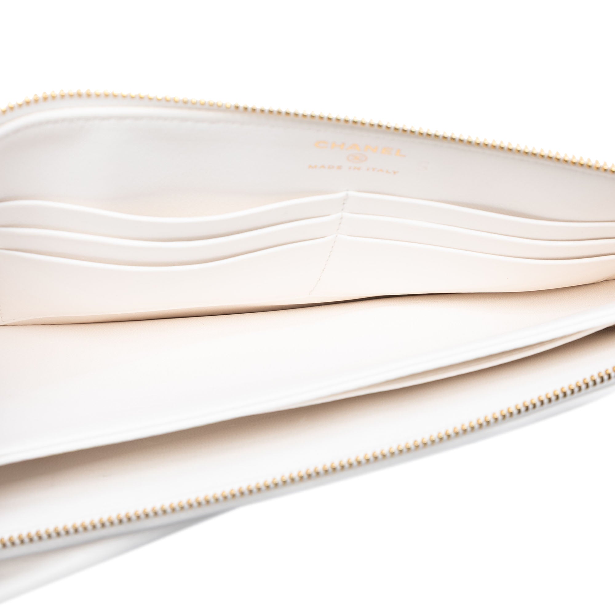 Chanel Lambskin Wave Clutch - image 4