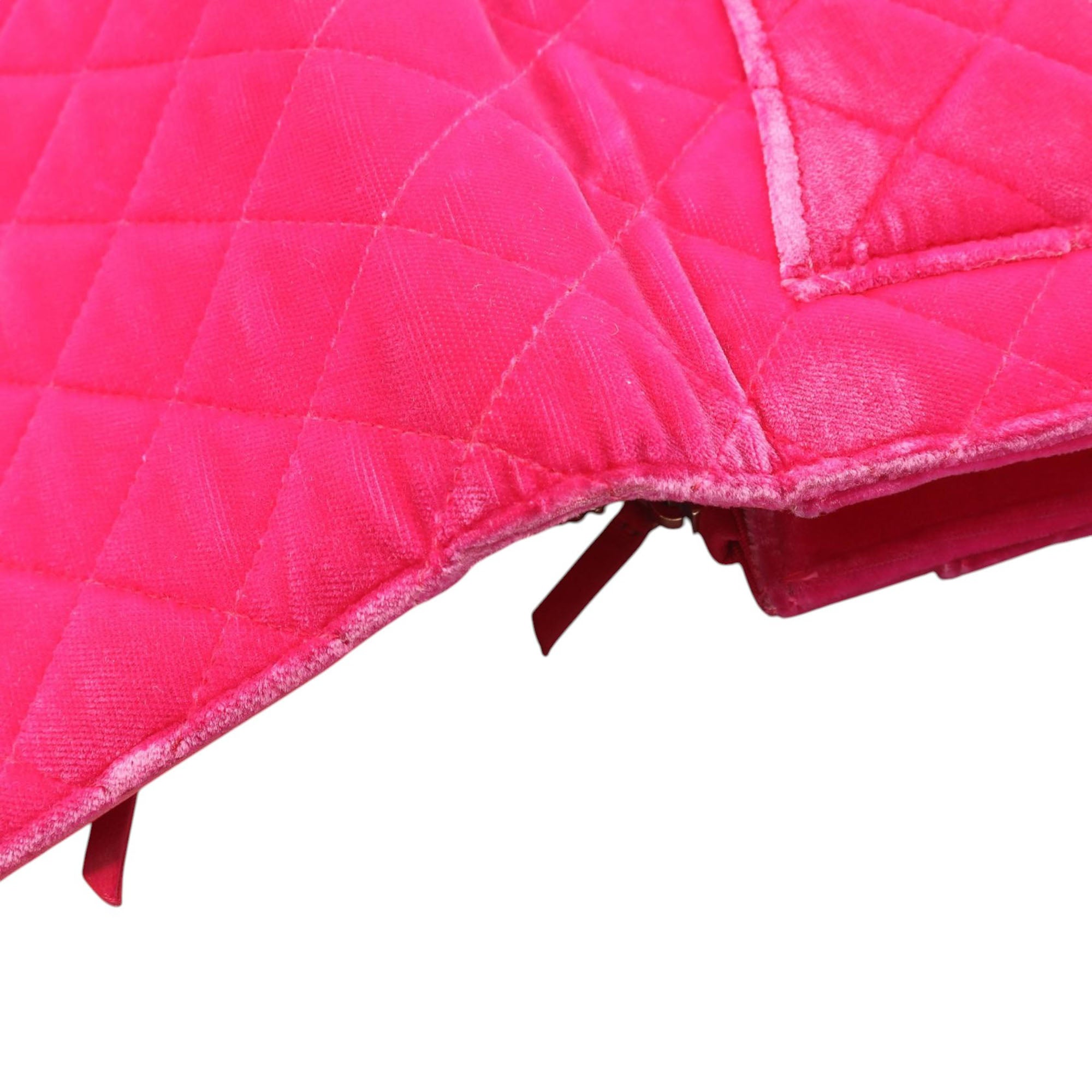 Chanel CC Quilted Velvet Wallet on Chain - image 10