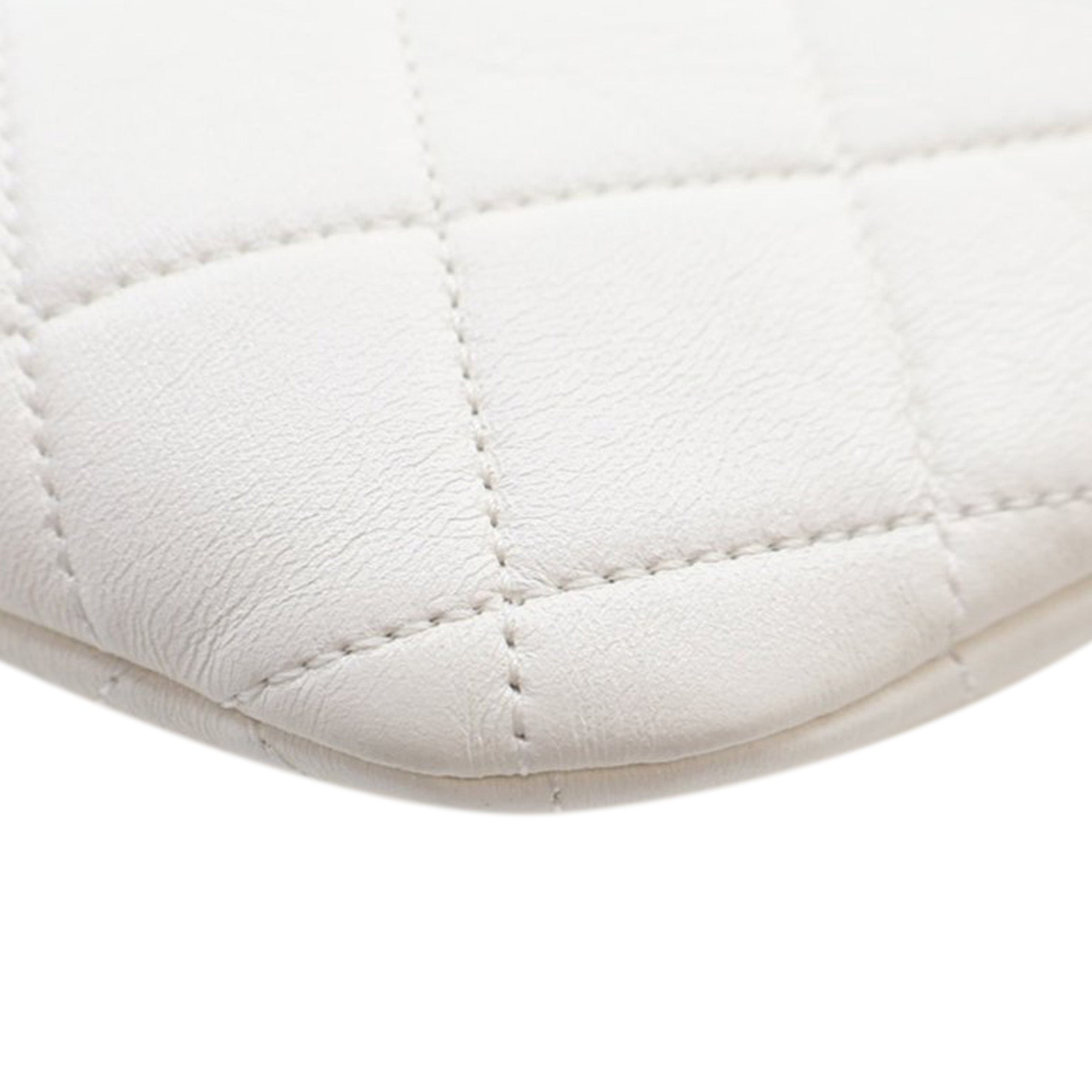 Chanel Quilted Lambskin Pearl Crown Handle Clutch Bag - image 10