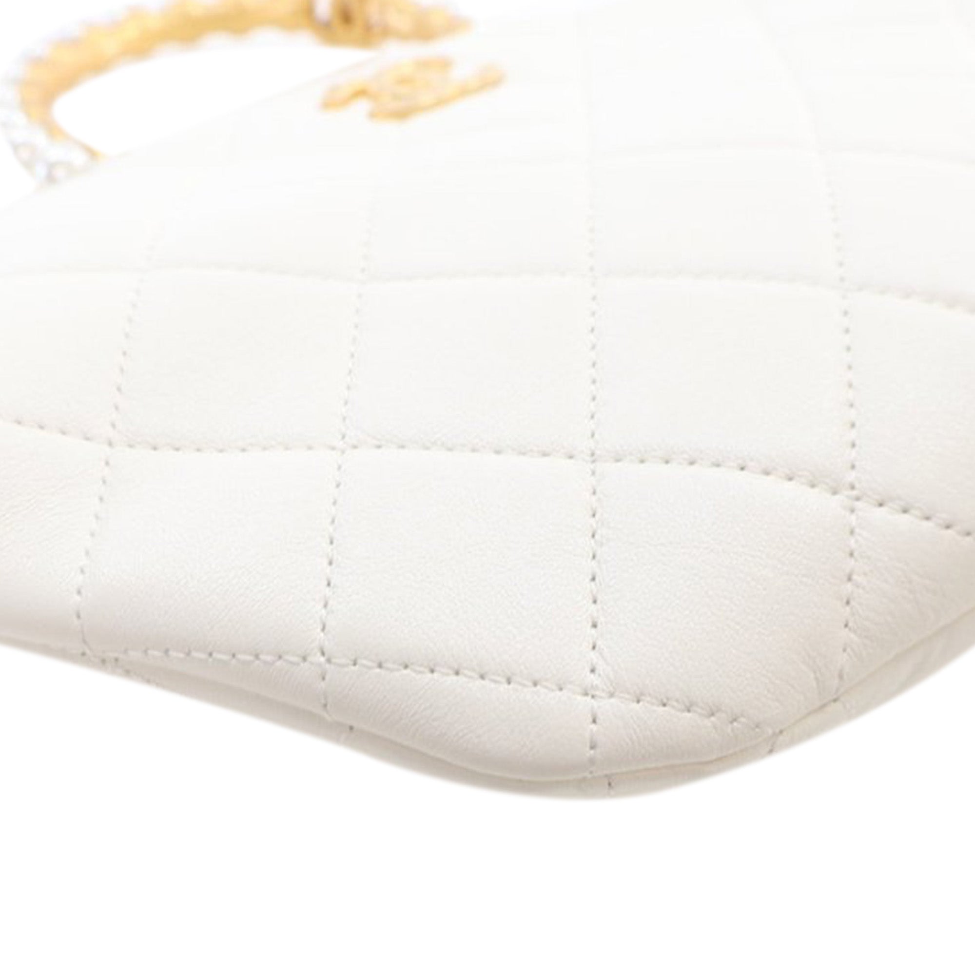 Chanel Quilted Lambskin Pearl Crown Handle Clutch Bag - image 11