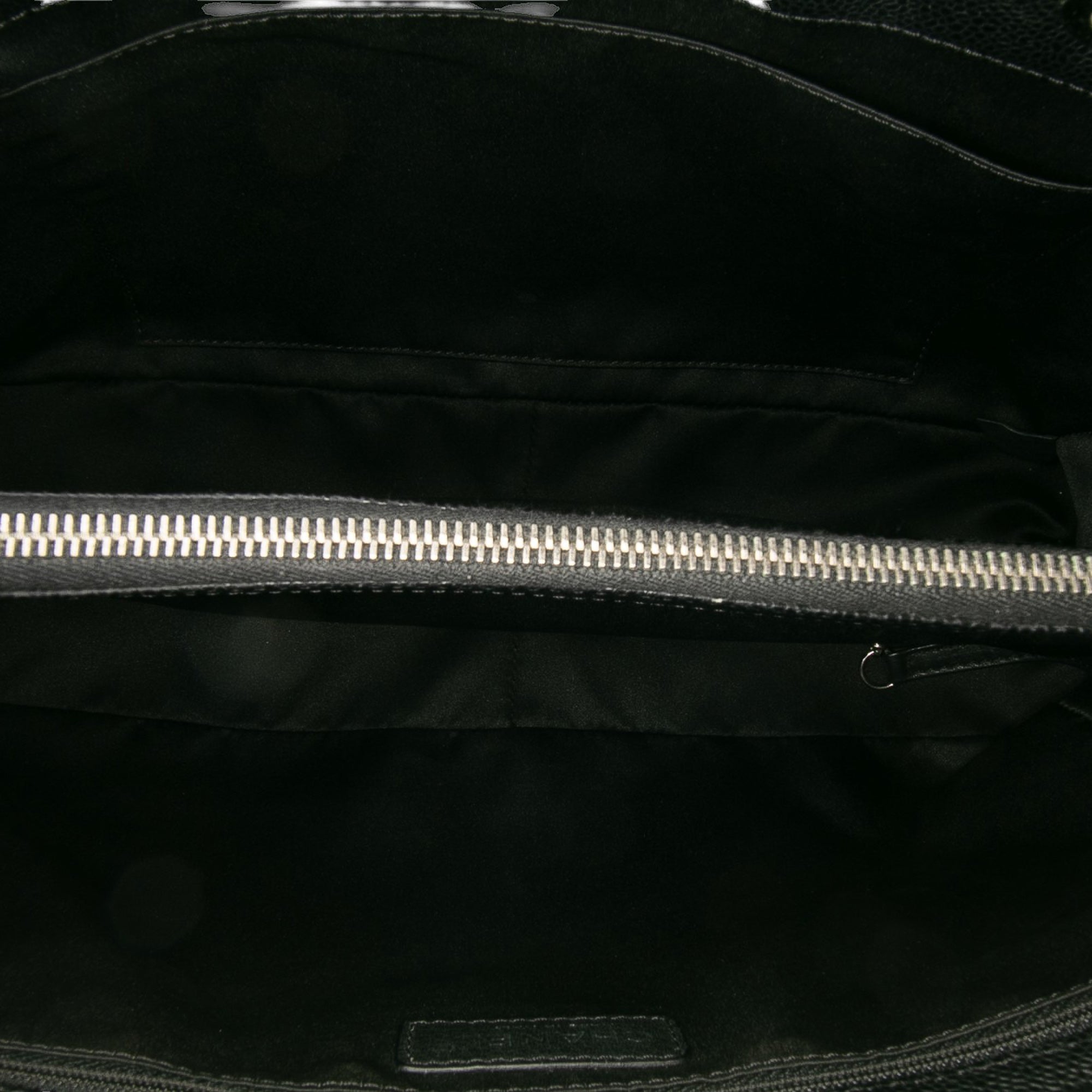 Chanel Caviar Grand Shopping Tote - image 4