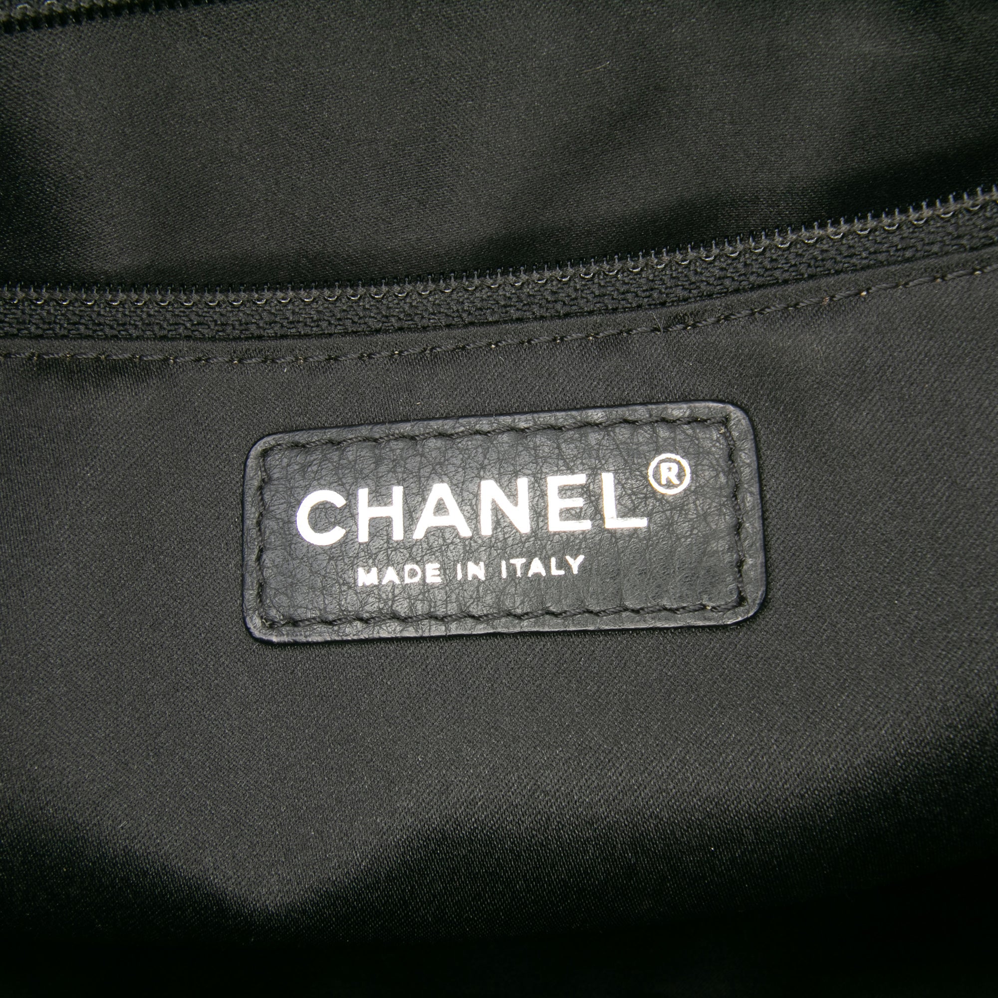 Chanel Caviar Grand Shopping Tote - image 5