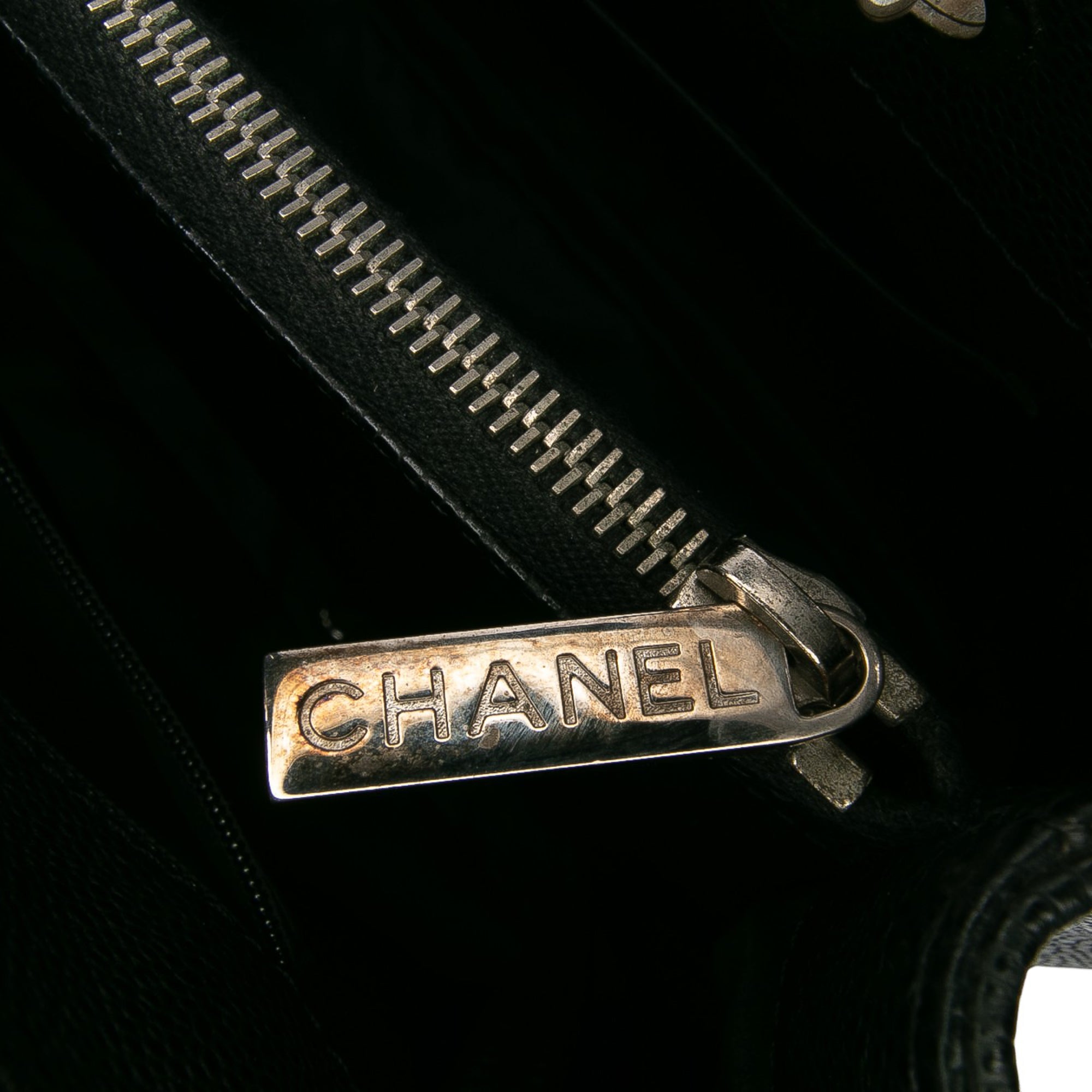 Chanel Caviar Grand Shopping Tote - image 7