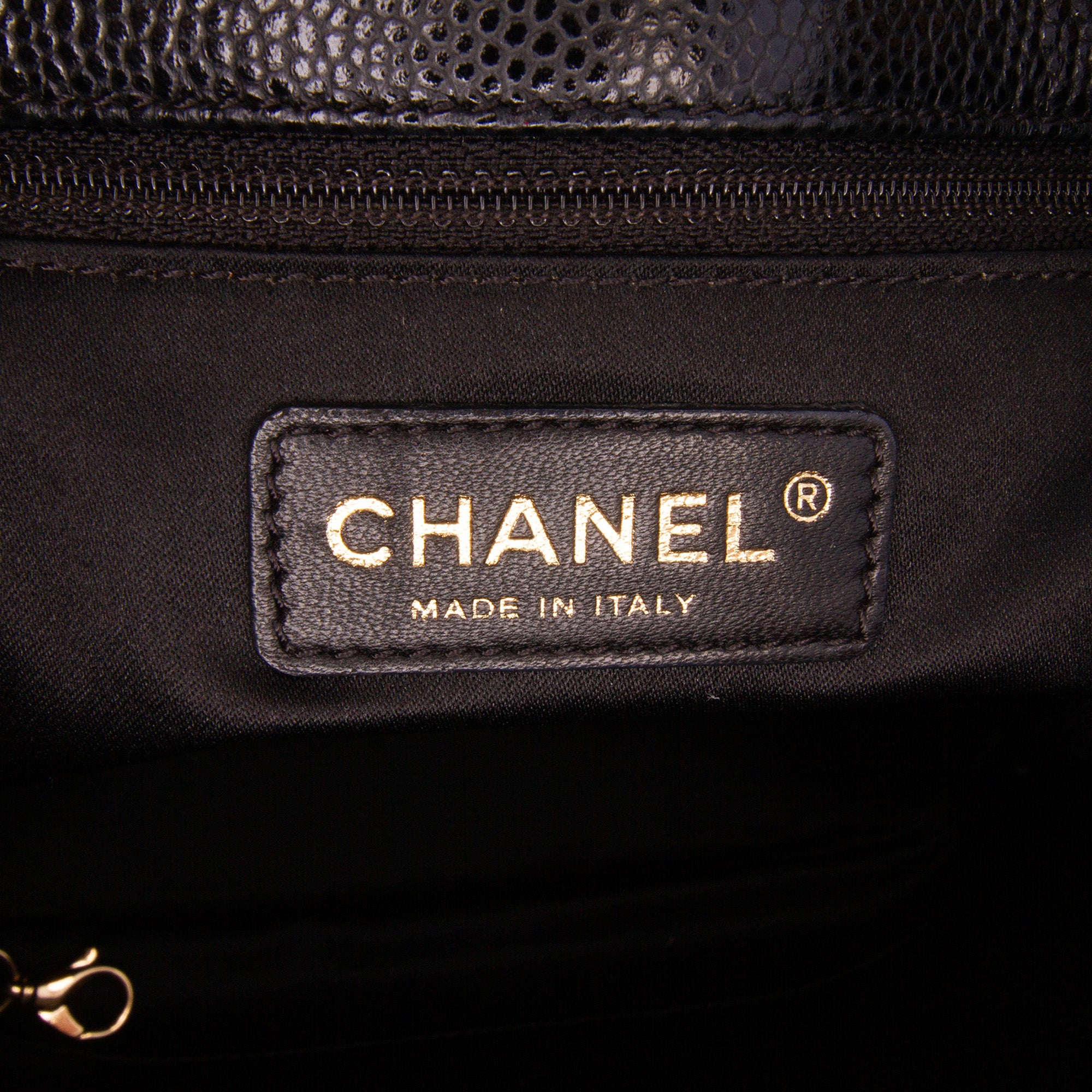 Chanel Caviar Petite Shopping Tote - image 5