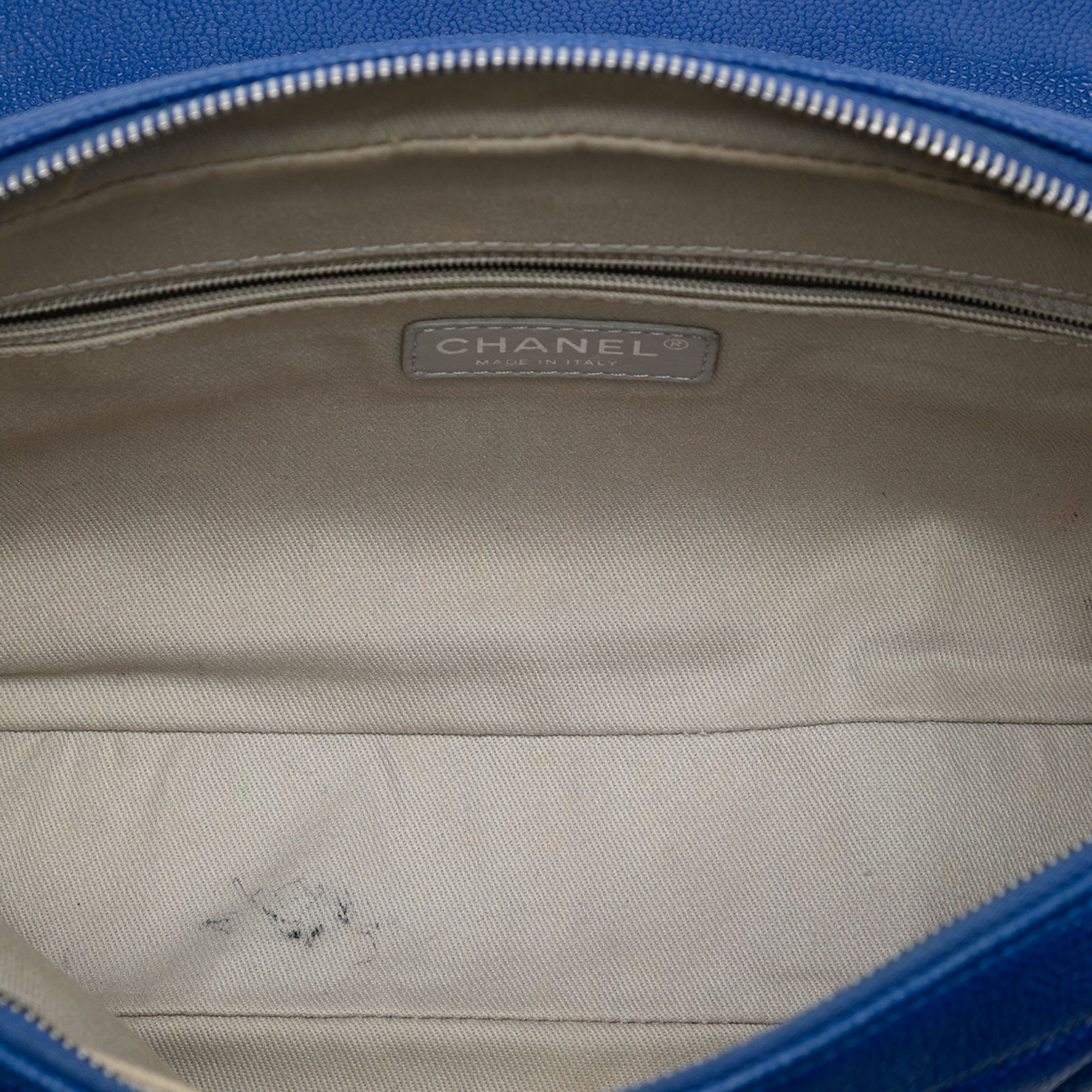 Chanel Jumbo Quilted Caviar Easy Flap - image 4