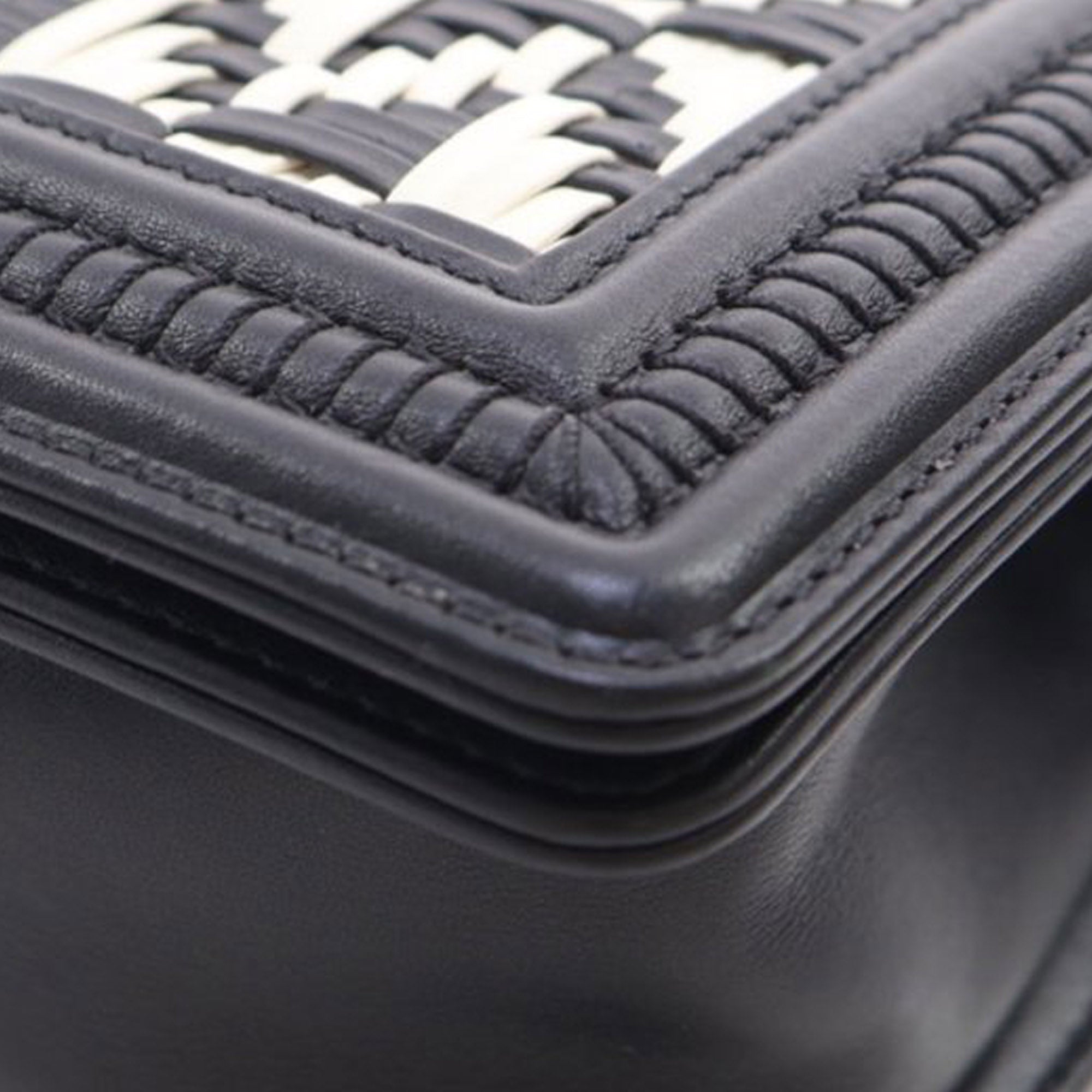 Chanel Old Medium Bicolor Woven Calfskin Boy Flap - image 13