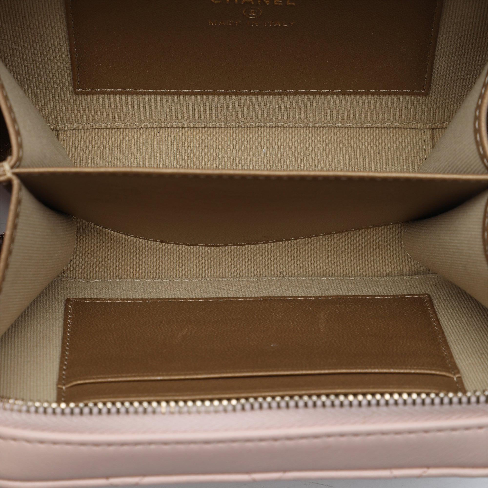 Chanel CC Quilted Lambskin Pearl Crush Camera Bag - image 4