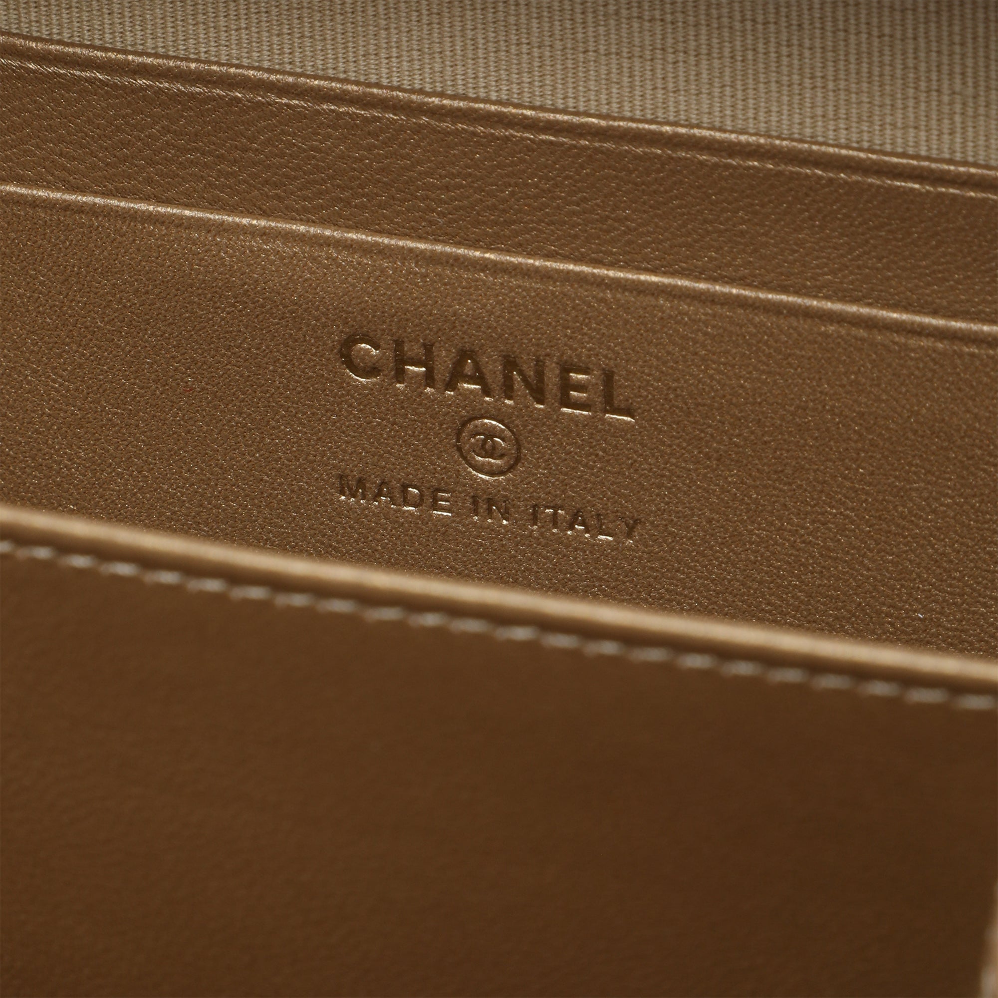 Chanel CC Quilted Lambskin Pearl Crush Camera Bag - image 5